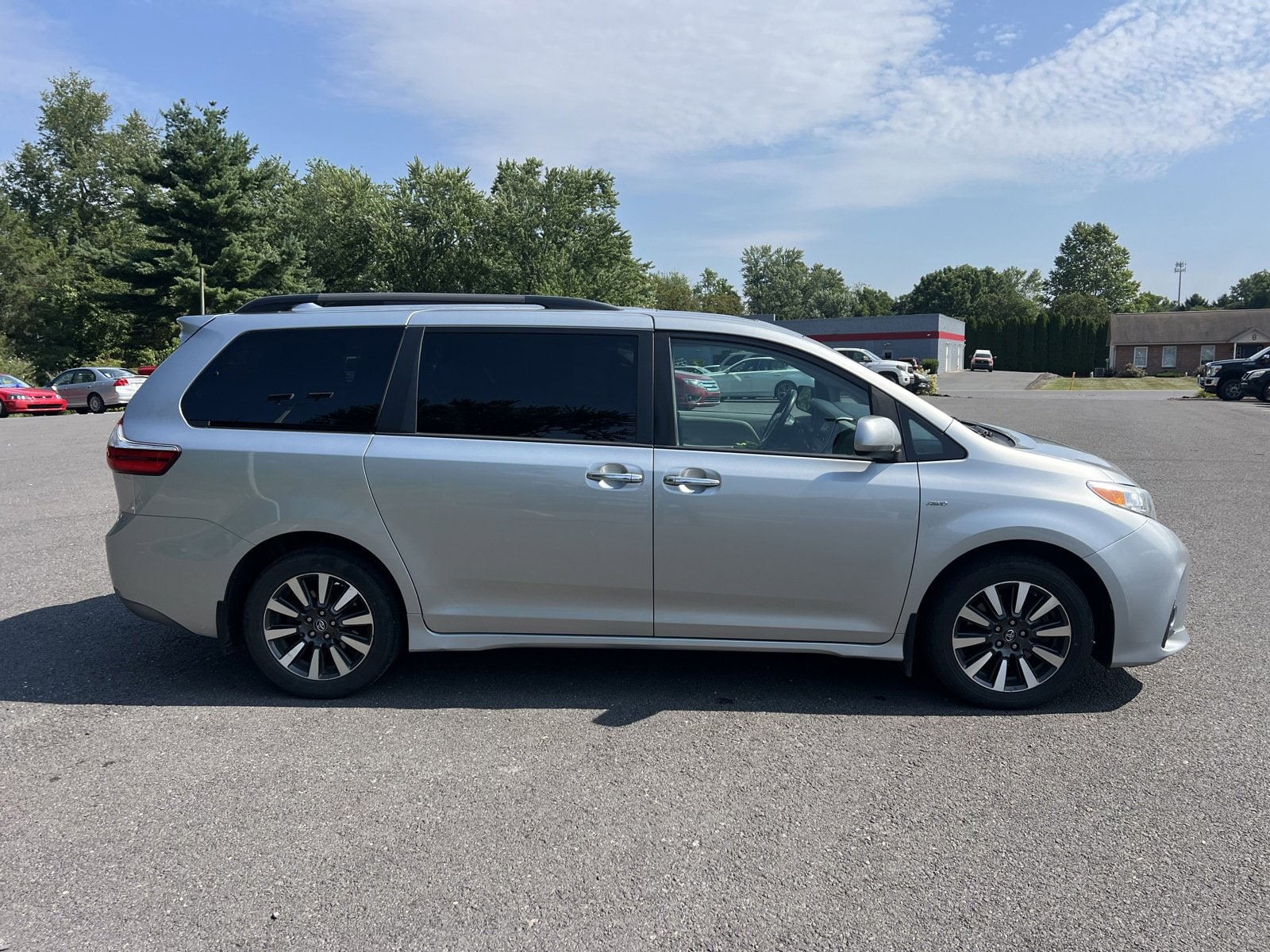 Used 2019 Toyota Sienna XLE Premium with VIN 5TDDZ3DC7KS219406 for sale in Selinsgrove, PA