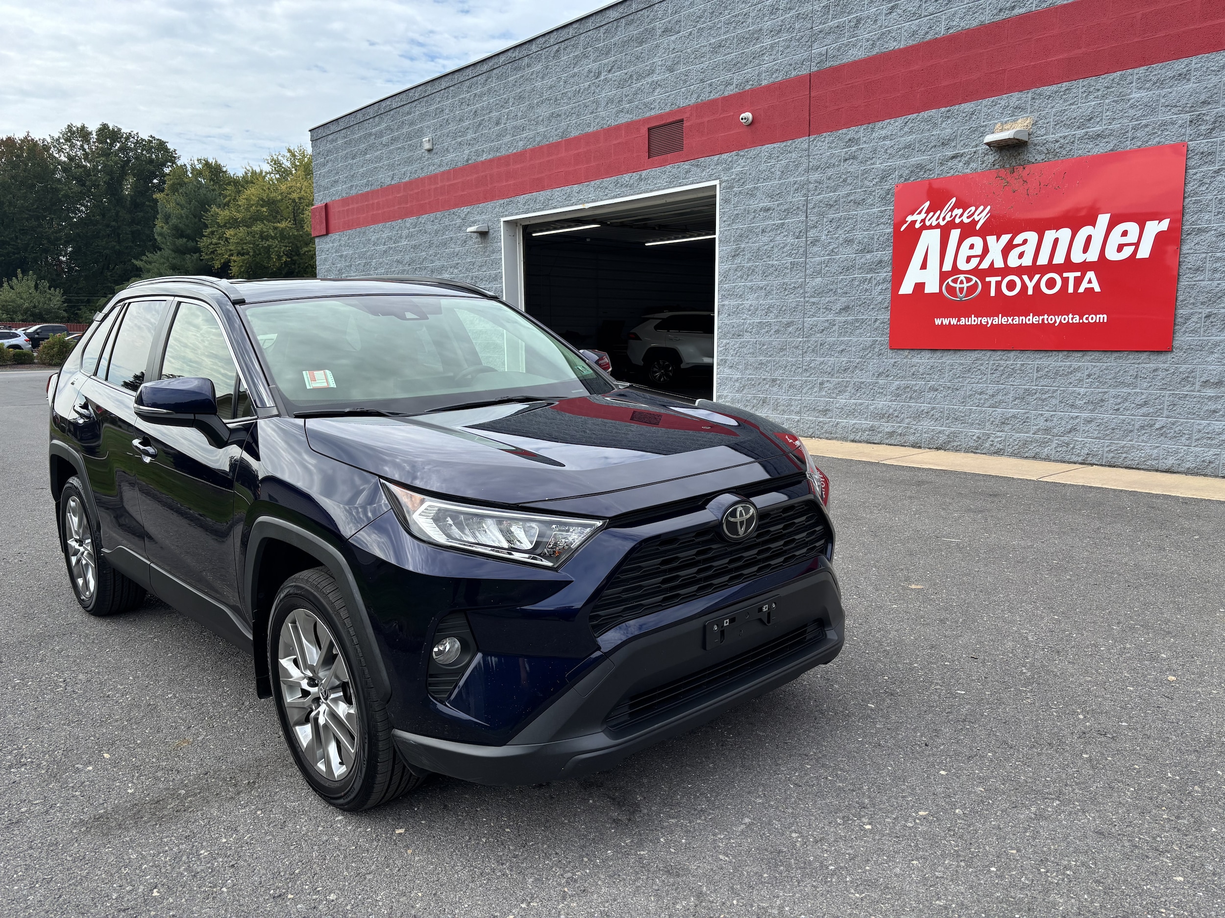 2020 Toyota RAV4 XLE Premium