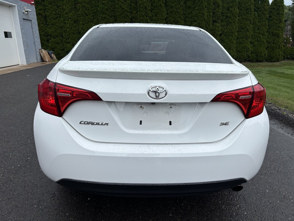 Used 2018 Toyota Corolla SE Sedan
