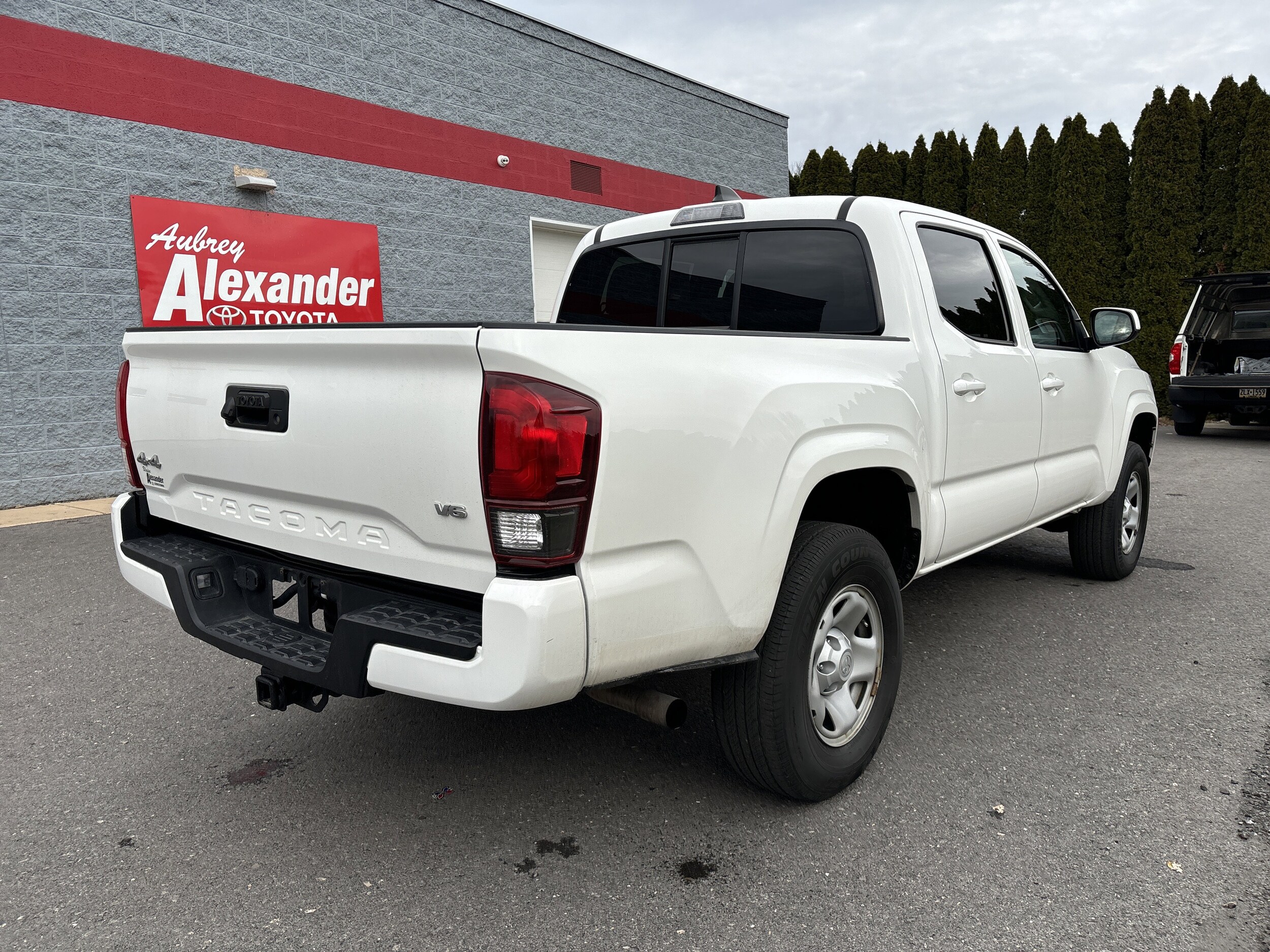 2022 Toyota Tacoma 4x4 SR Double Cab V6 photo 3