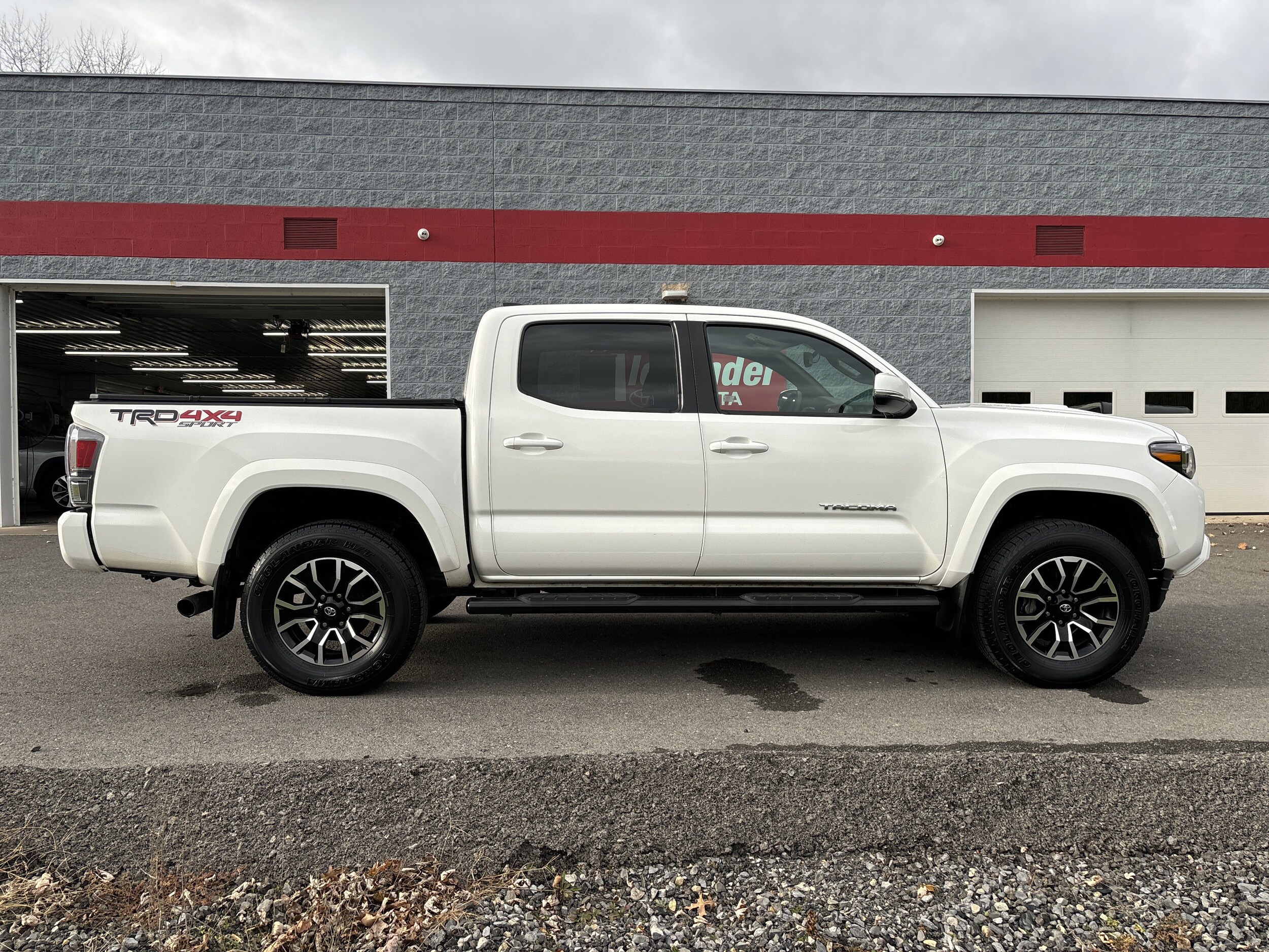 2023 Toyota Tacoma 4x4 TRD Sport Double Cab V6 photo 2