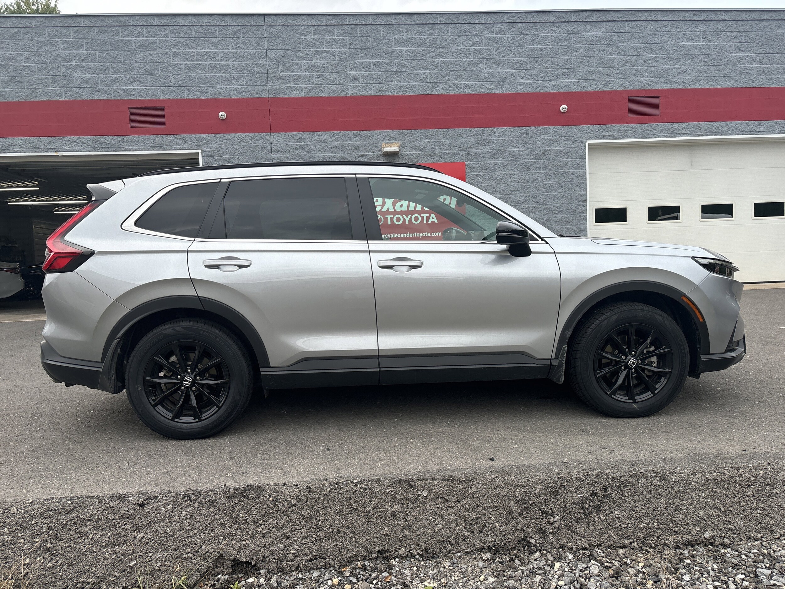 2024 Honda CR-V Hybrid Sport-L photo 2