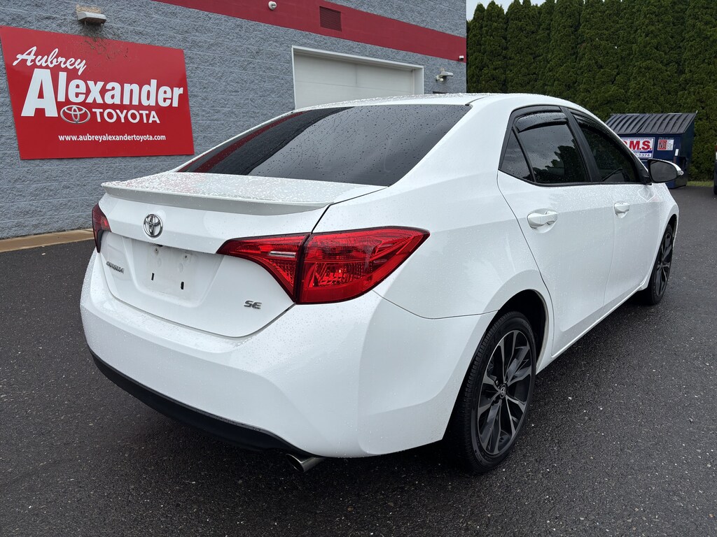 Used 2018 Toyota Corolla SE Sedan