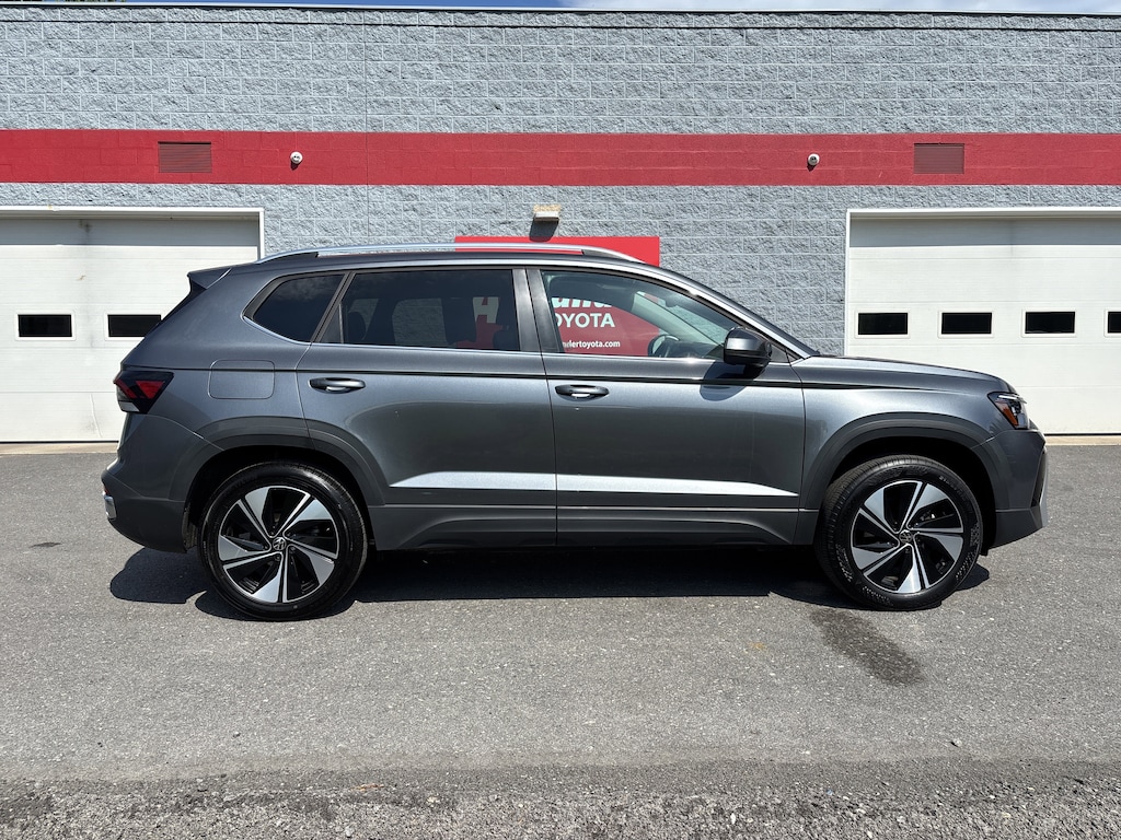 Used 2025 Volkswagen Taos 1.5T SE SUV