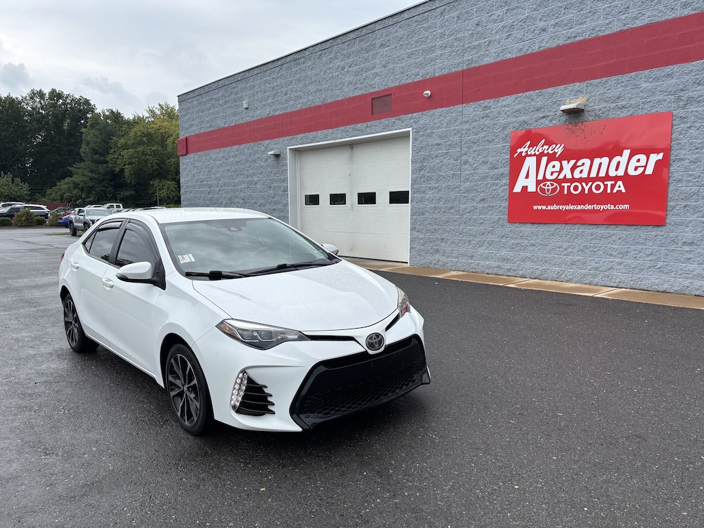 Used 2018 Toyota Corolla SE Sedan