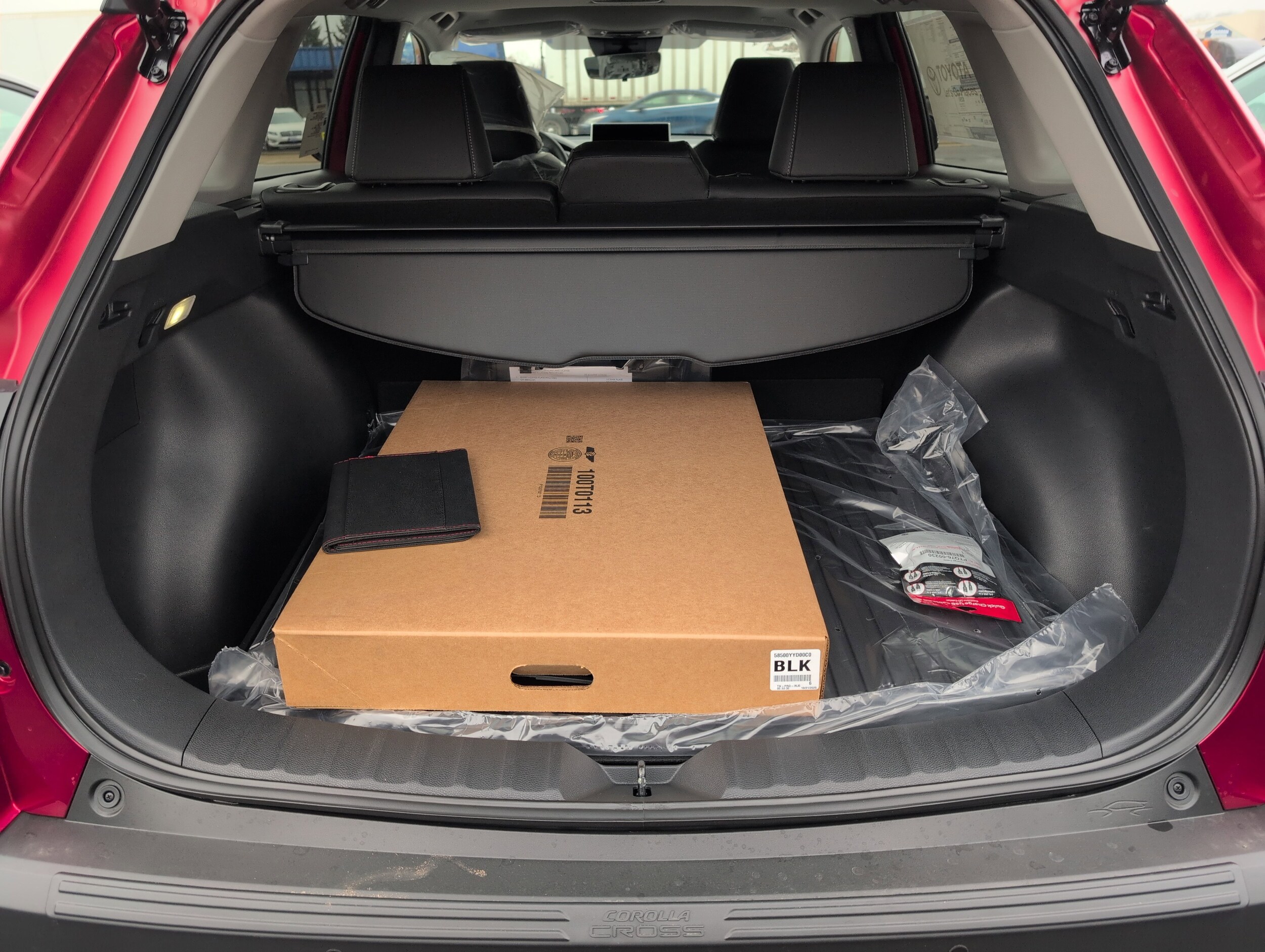 2026 Toyota Corolla Cross XLE photo 4