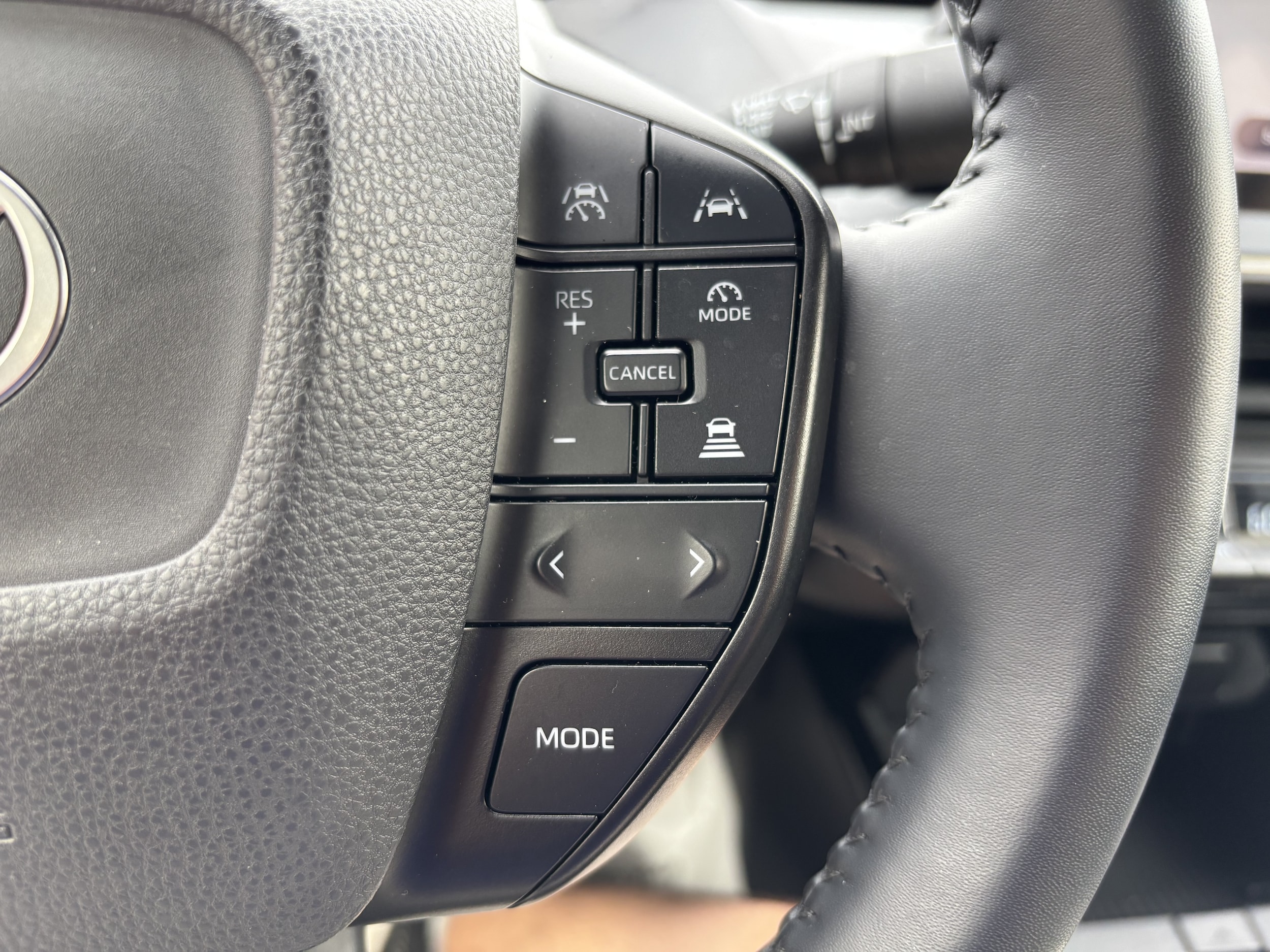 2024 Toyota Prius LE - Photo 20