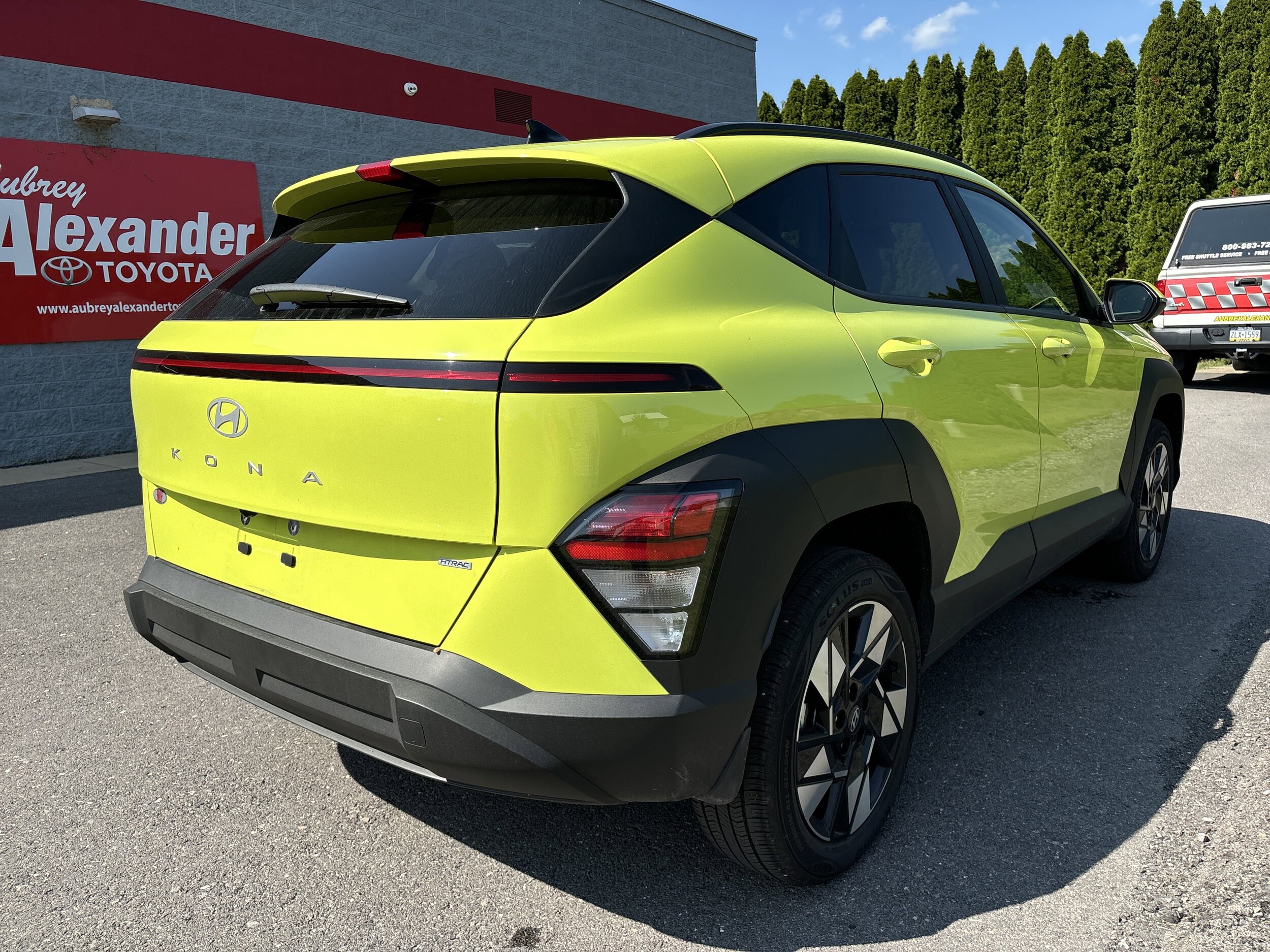 2025 Hyundai Kona SEL photo 3