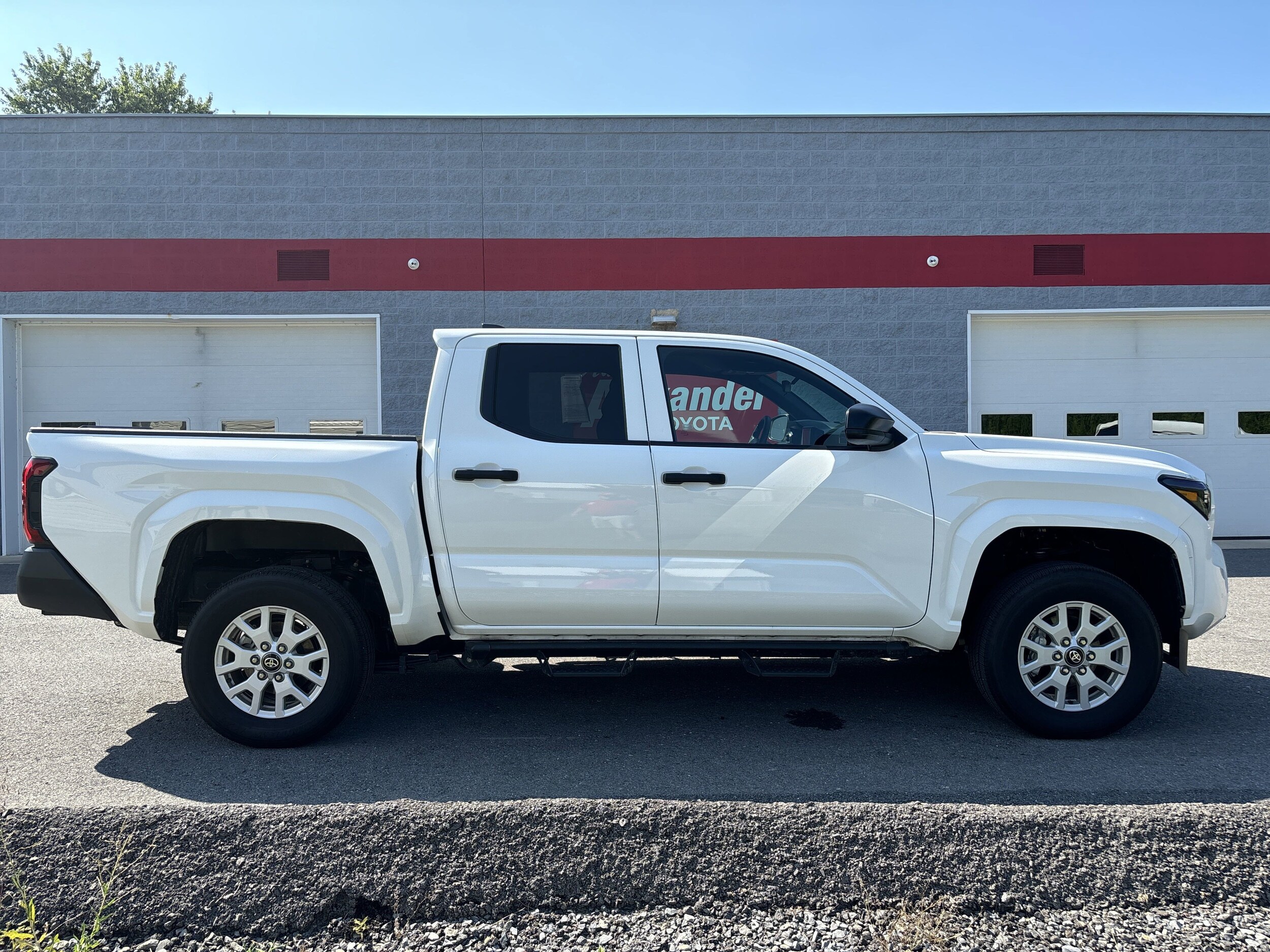 2024 Toyota Tacoma SR Double Cab photo 2