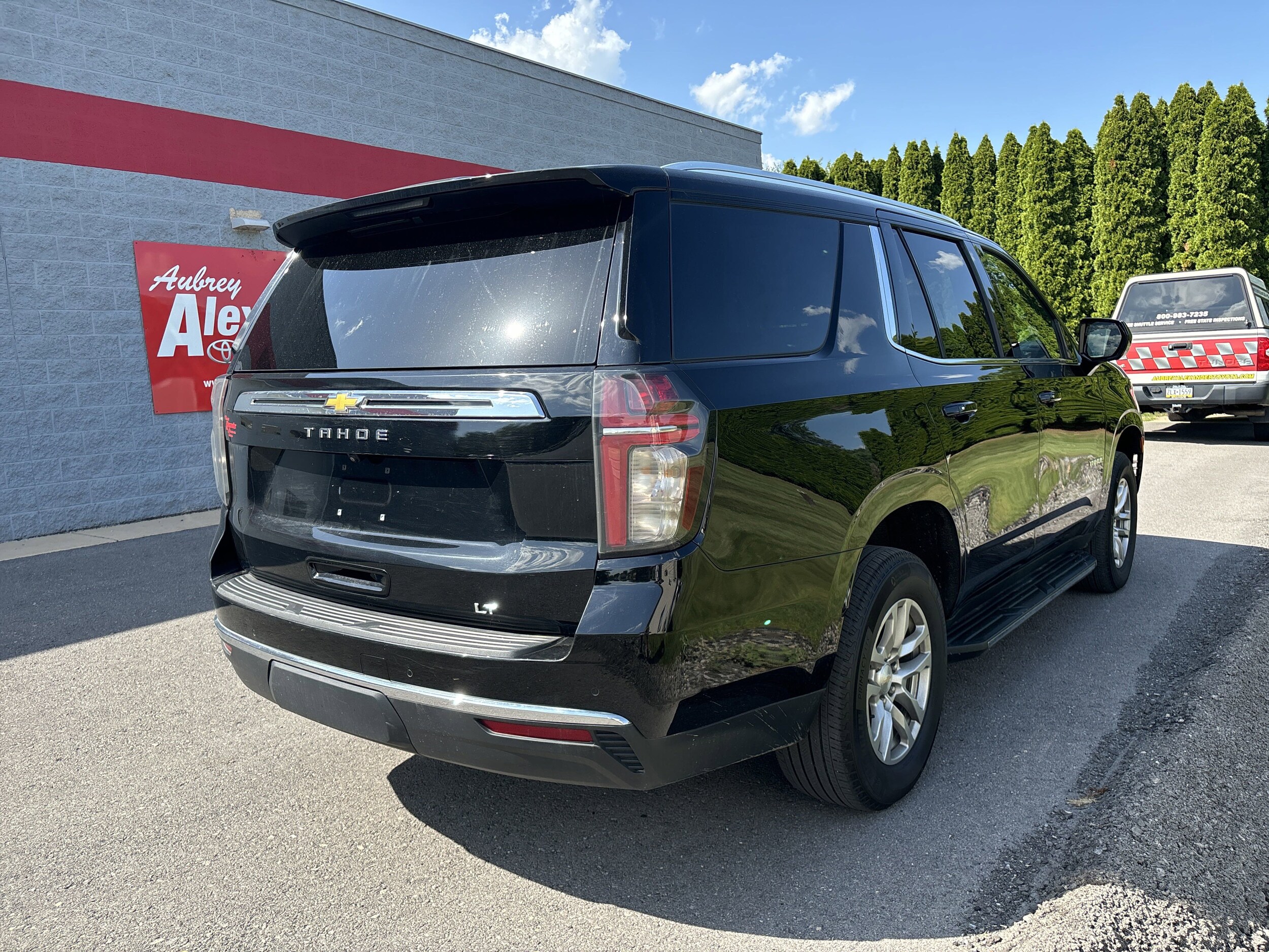 2023 Chevrolet Tahoe LT photo 3