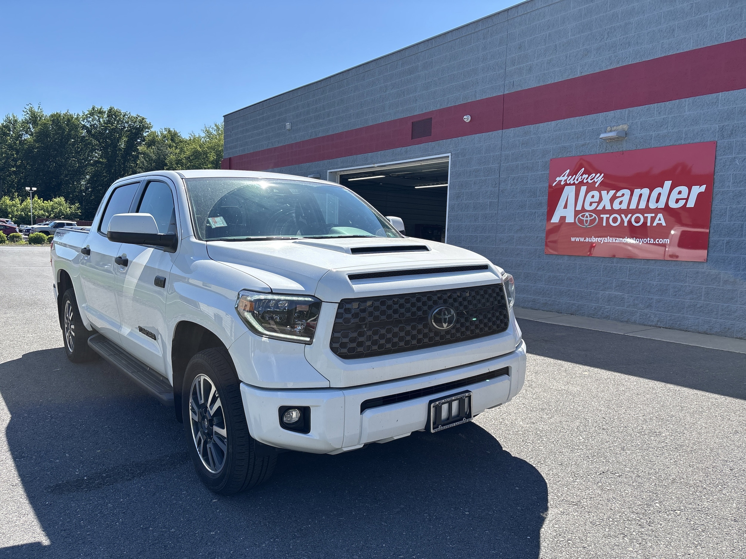 2021 Toyota Tundra SR5 5.7L 4WD Crew Max Short Bed's photo