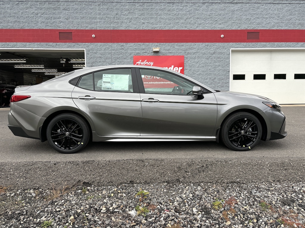 New 2026 Toyota Camry SE Sedan
