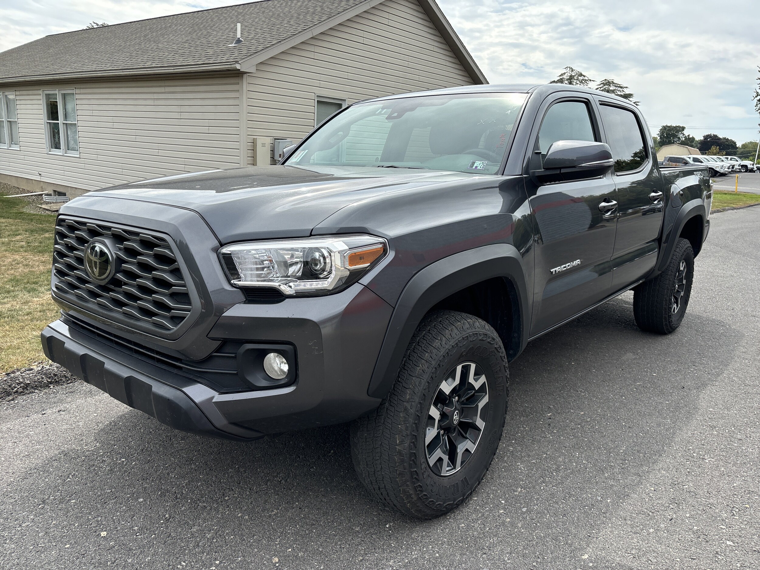 2023 Toyota Tacoma 4x4 TRD Double Cab V6 photo 2