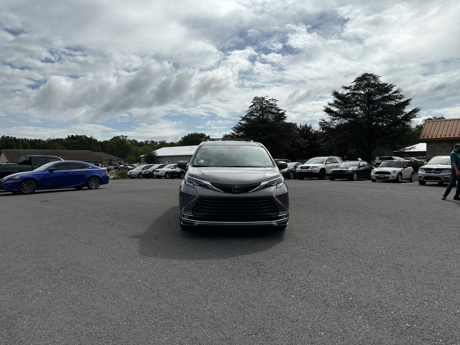 Used 2021 Toyota Sienna XLE with VIN 5TDJSKFC9MS008645 for sale in Selinsgrove, PA