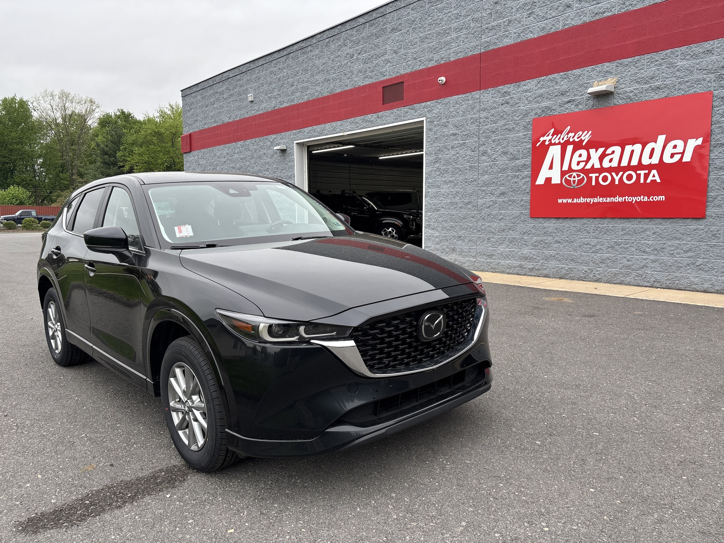 2025 Mazda CX-5 S Preferred package Auto AWD's photo