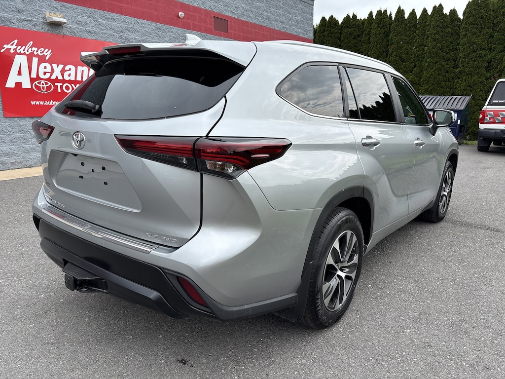 Used 2024 Toyota Highlander XLE SUV