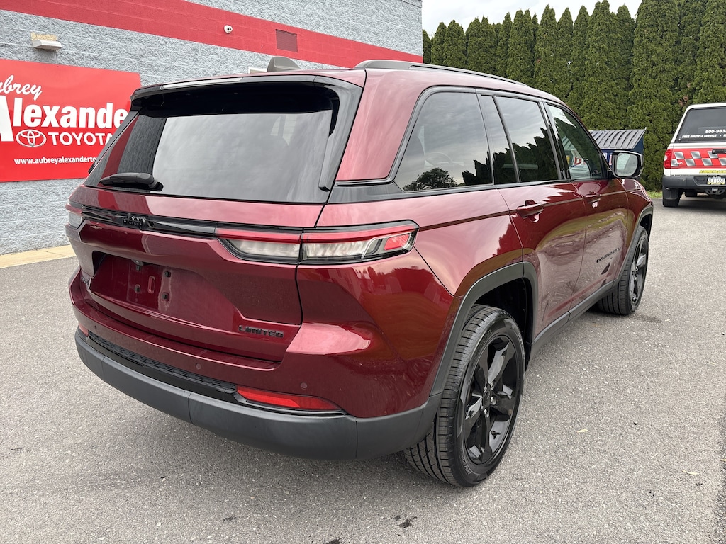Used 2023 Jeep Grand Cherokee Limited SUV