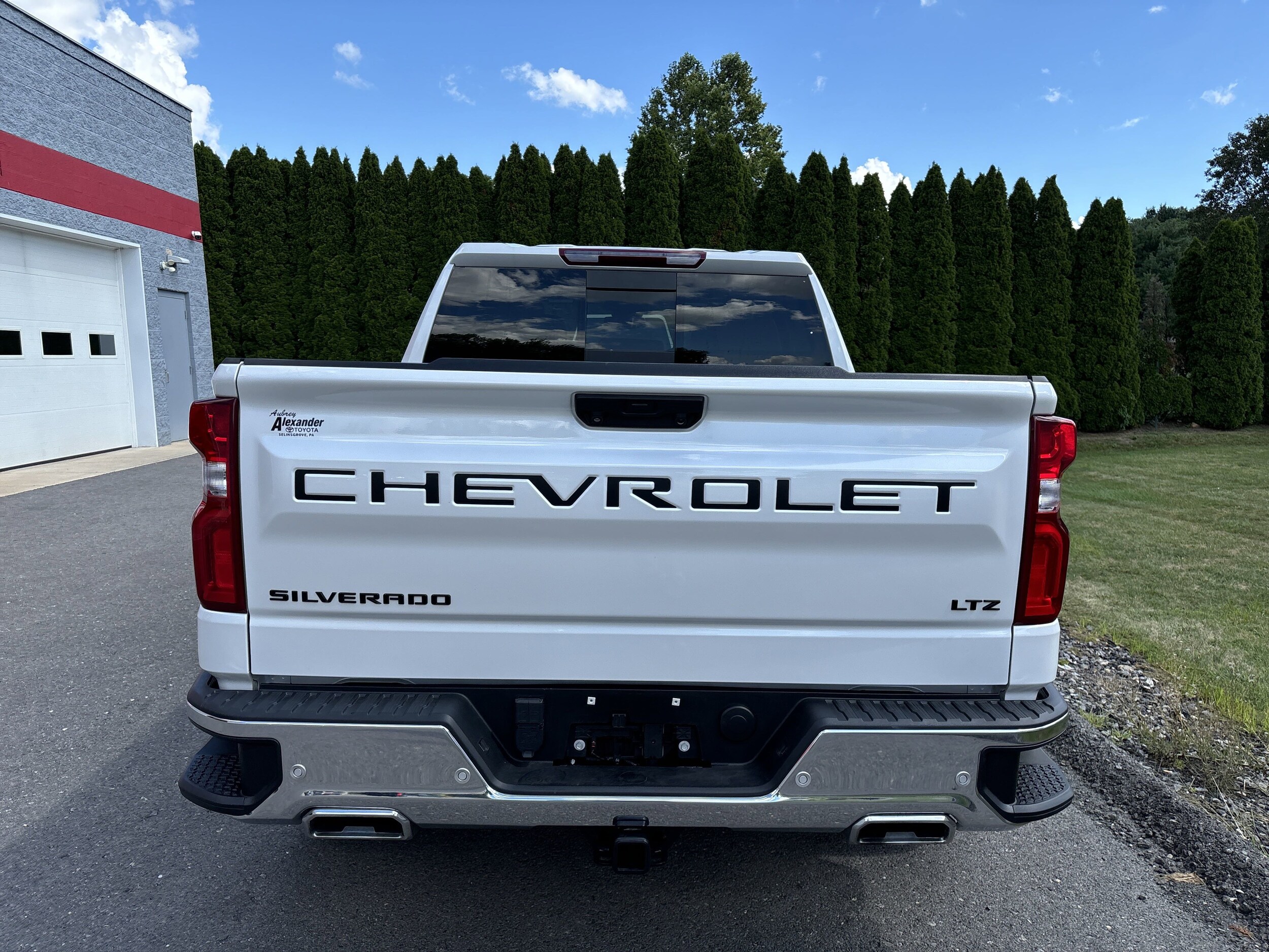 2024 Chevrolet Silverado 1500 LTZ photo 4