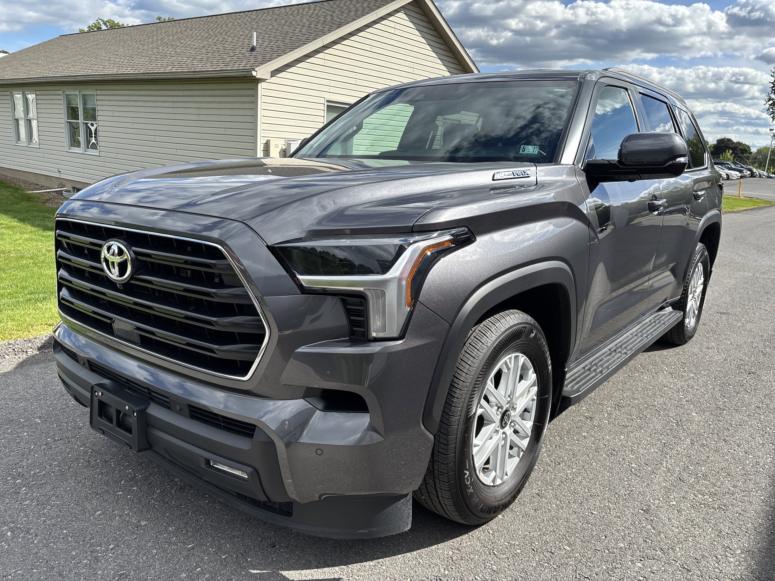 2025 Toyota Sequoia SR5 - Photo 8