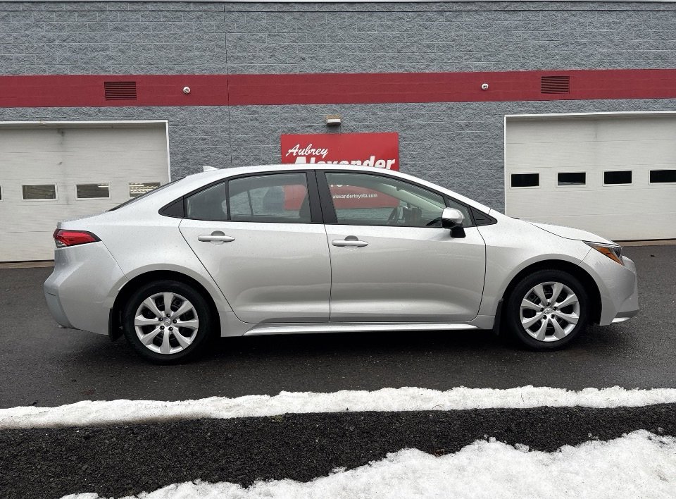 Used 2025 Toyota Corolla LE with VIN 5YFB4MDE7SP252878 for sale in Selinsgrove, PA