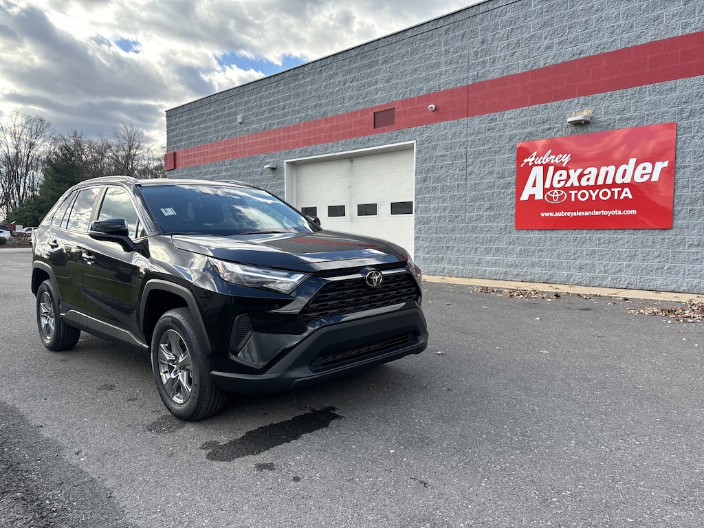 New 2025 Toyota RAV4 XLE SUV