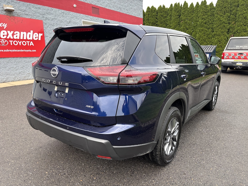 Used 2026 Nissan Rogue SV SUV