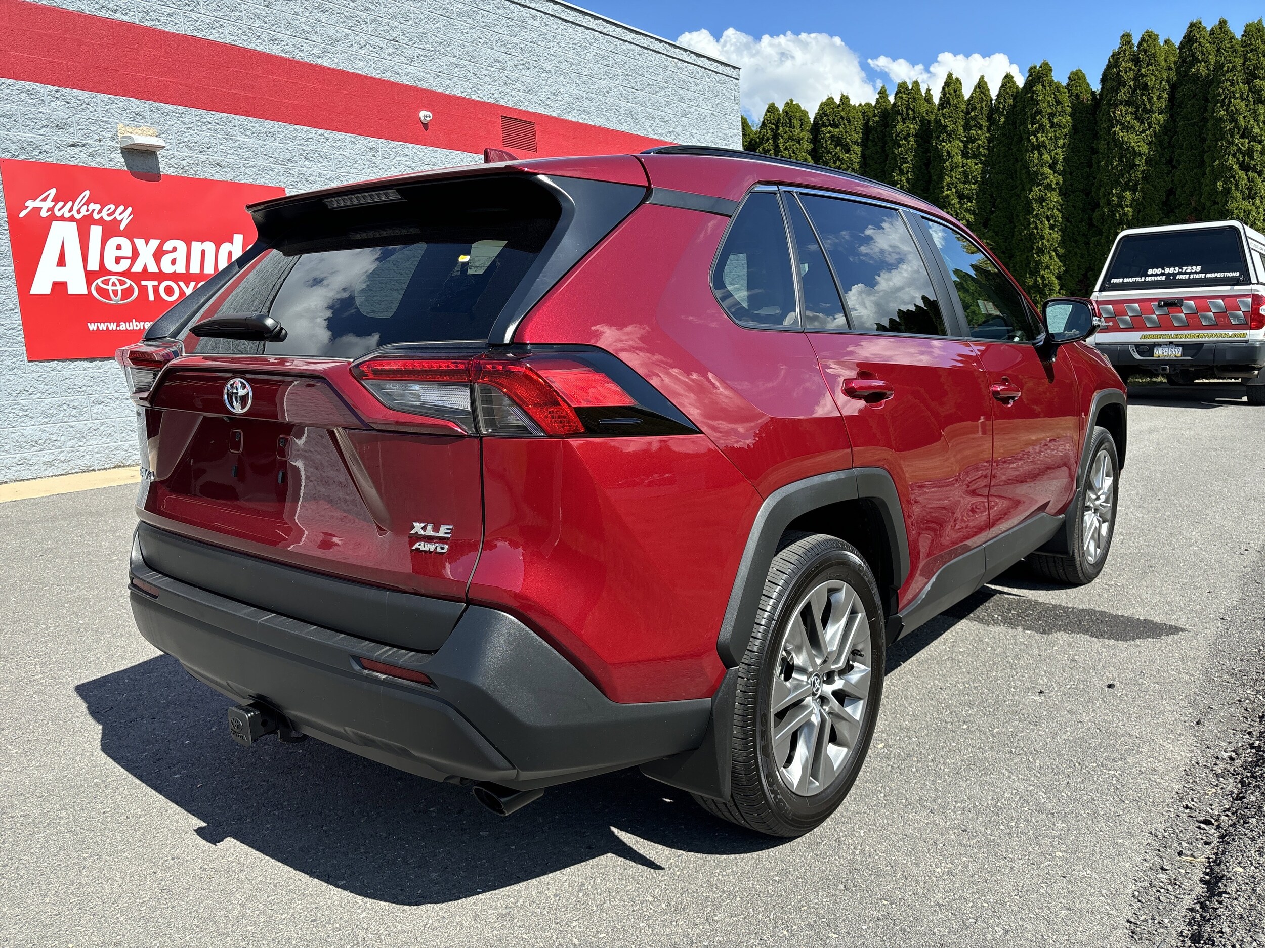 2023 Toyota RAV4 XLE Premium photo 2