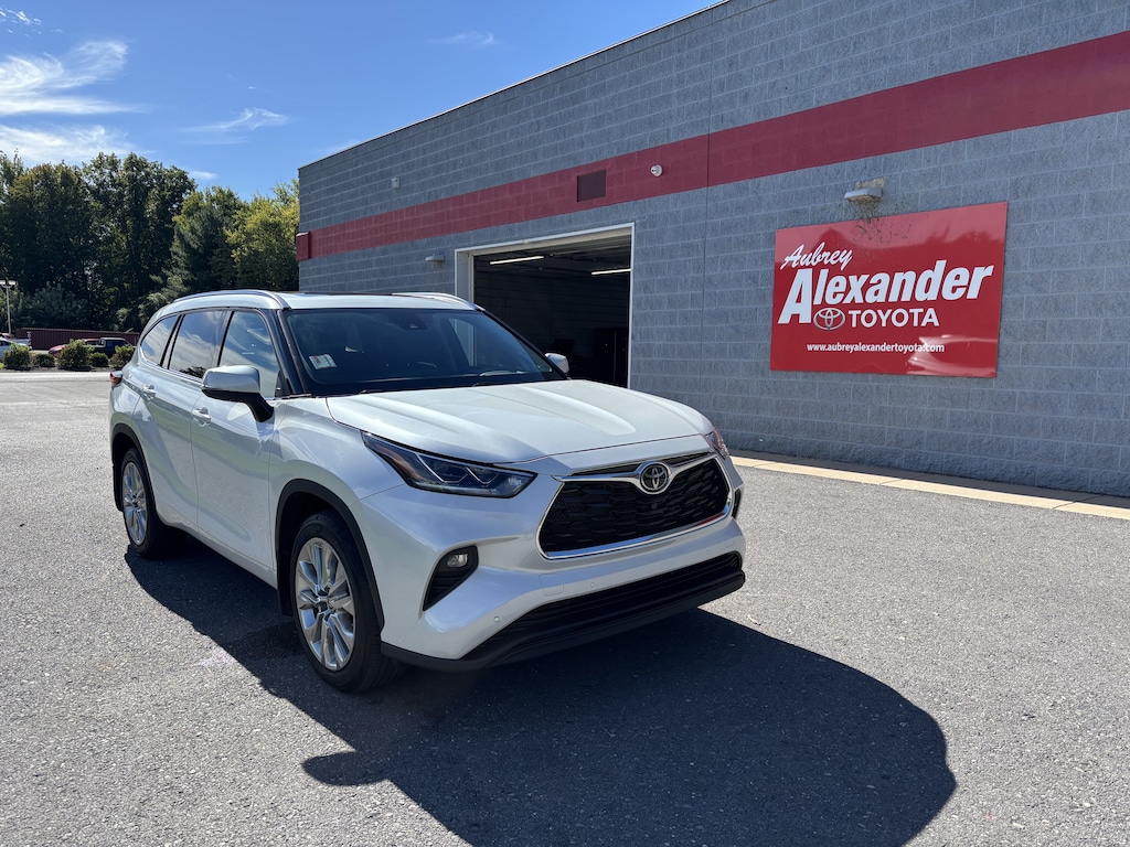 Used 2022 Toyota Highlander Limited SUV
