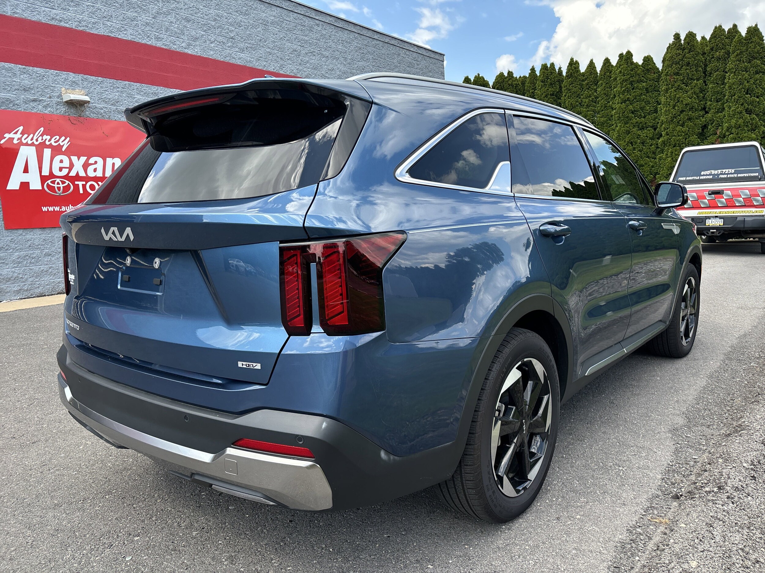 2025 Kia Sorento Hybrid EX photo 2