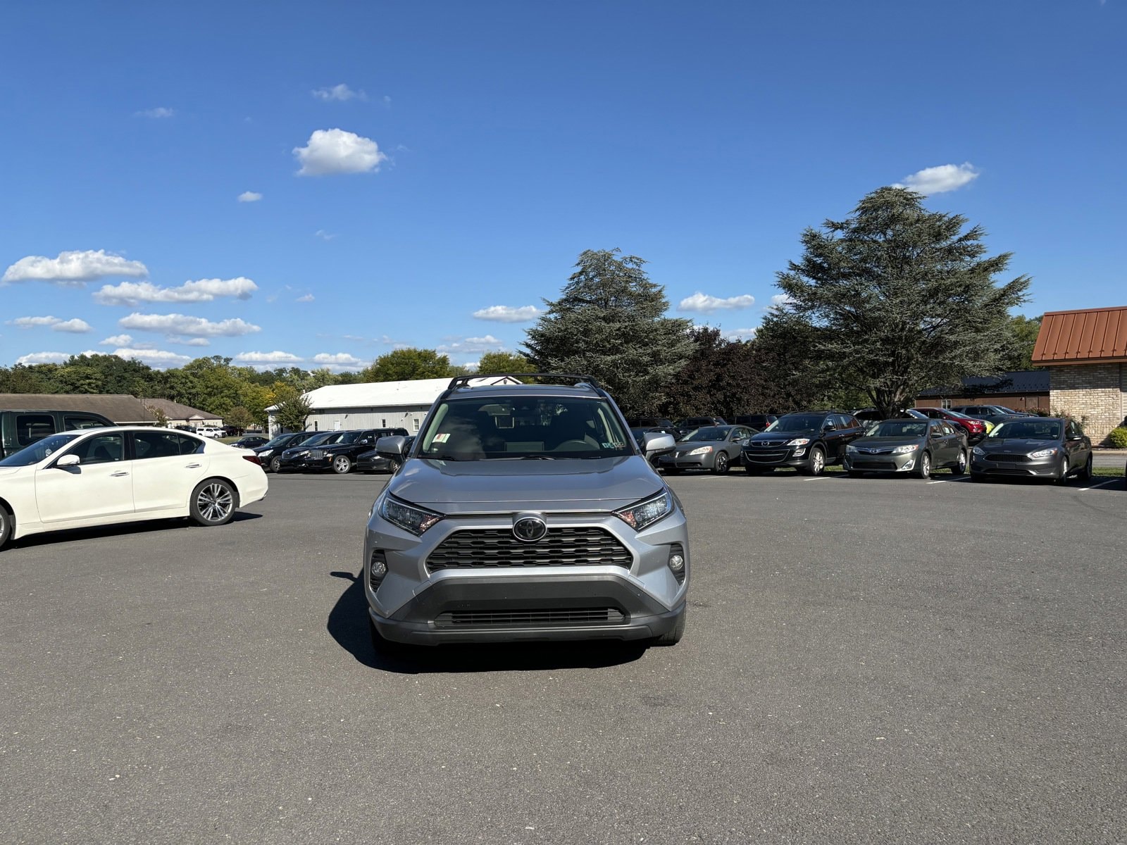 Used 2019 Toyota RAV4 XLE with VIN JTMP1RFV8KD018339 for sale in Selinsgrove, PA