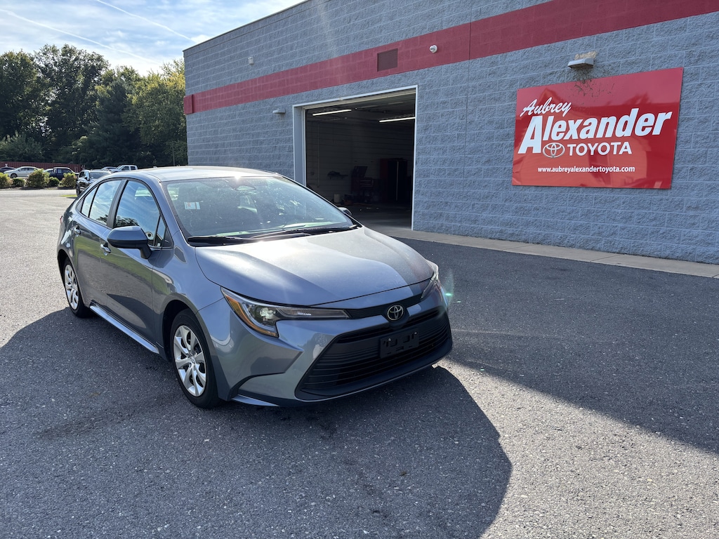 Used 2025 Toyota Corolla LE Sedan