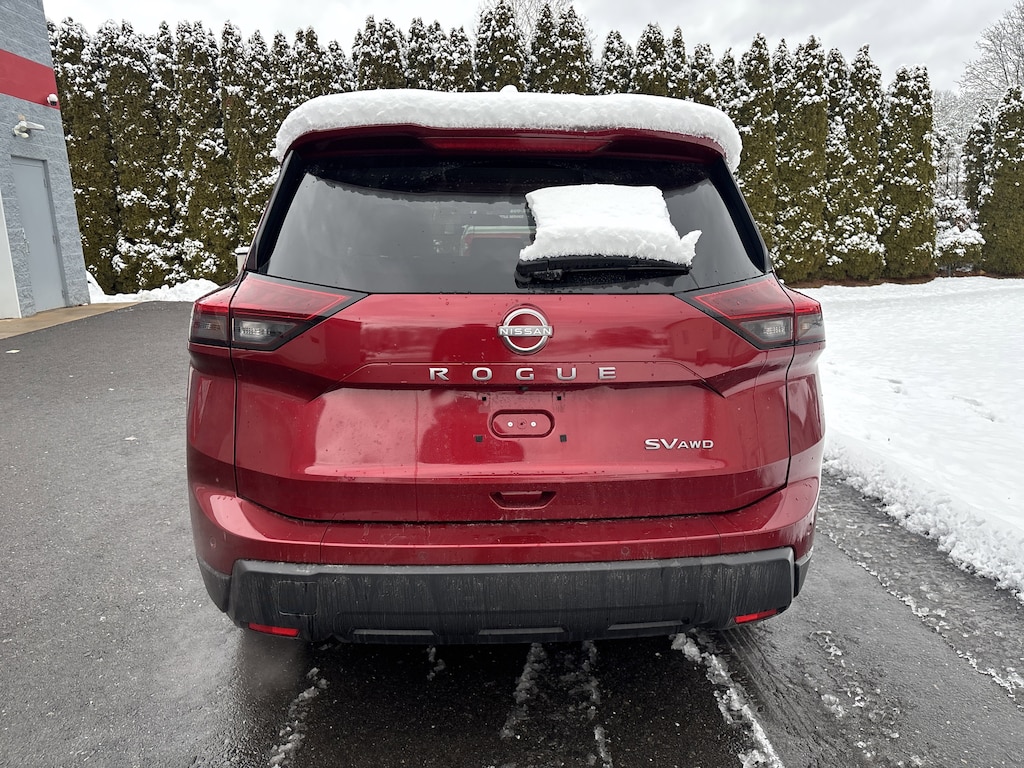 Used 2024 Nissan Rogue SV SUV