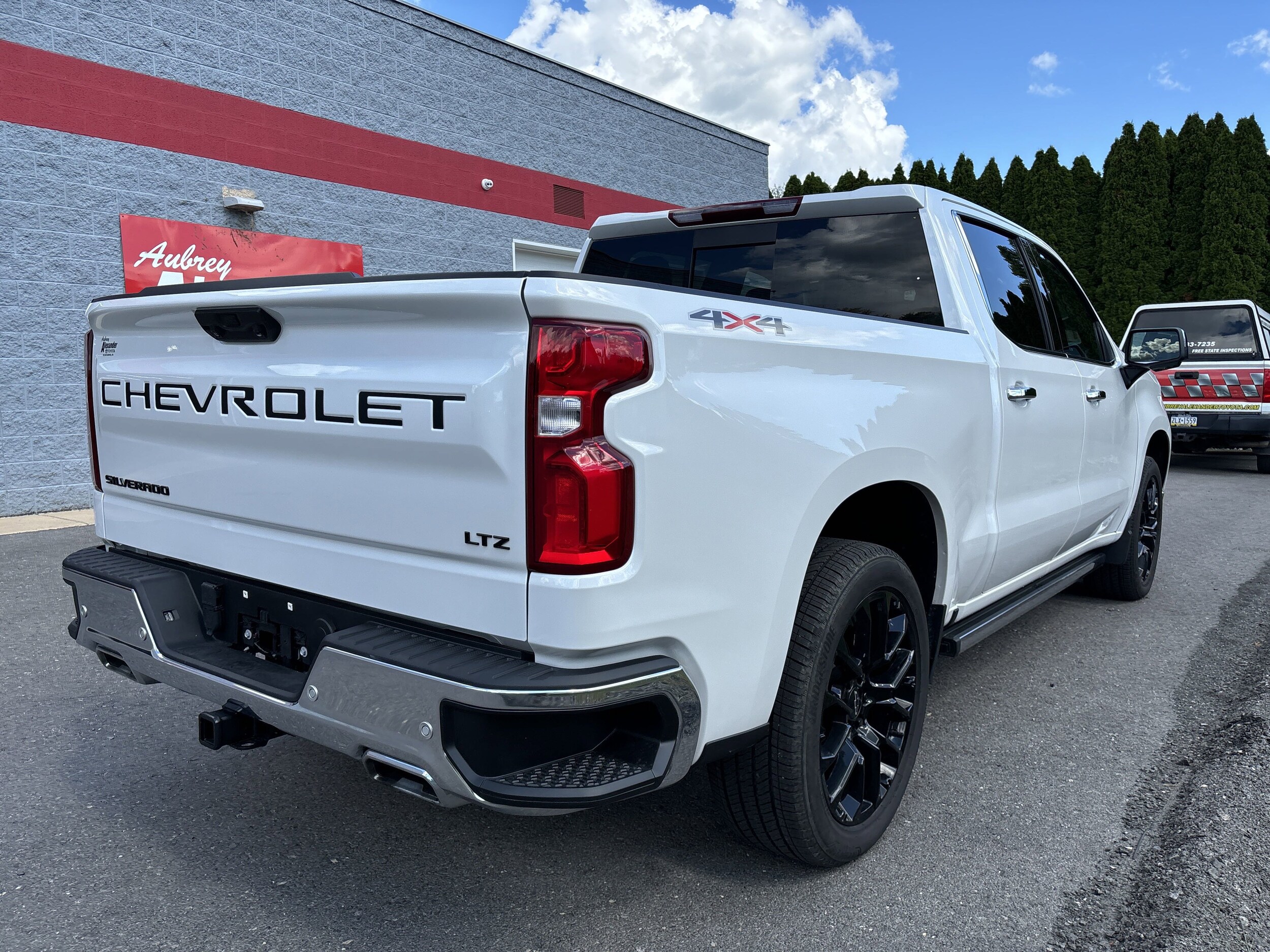 2024 Chevrolet Silverado 1500 LTZ photo 3