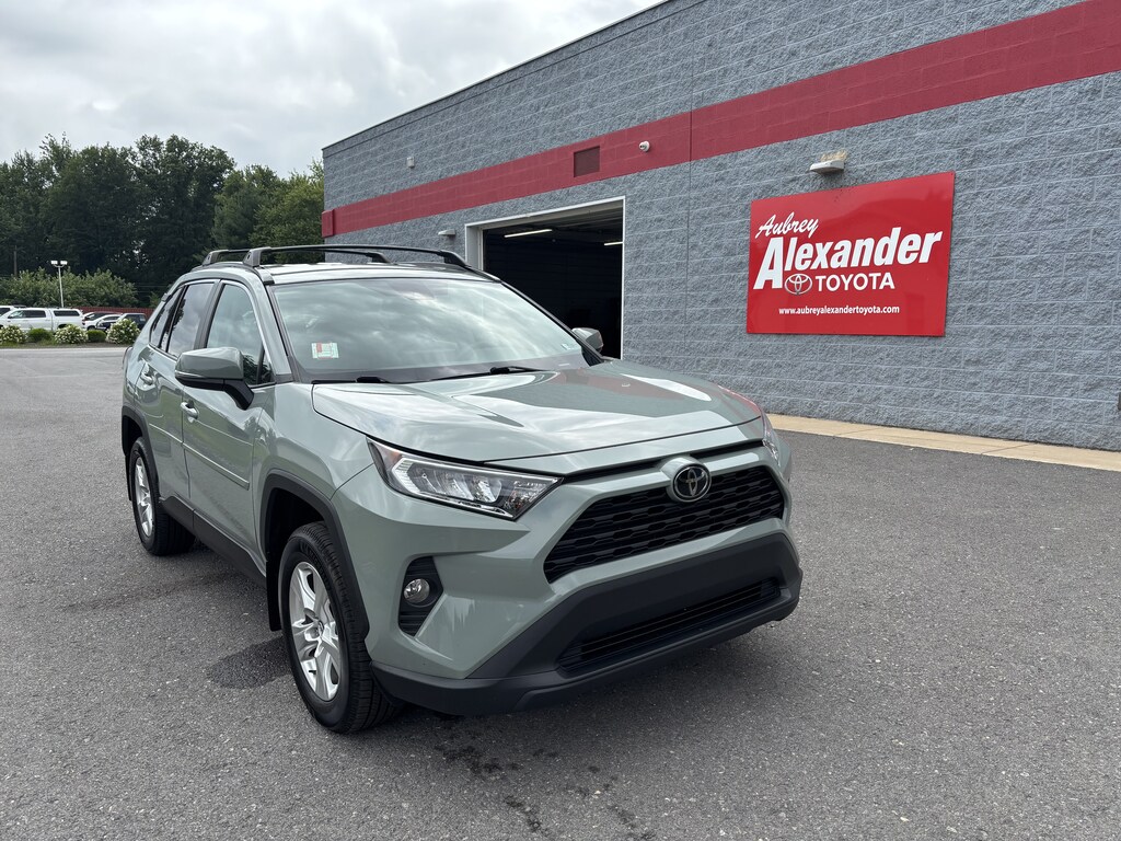 Used 2020 Toyota RAV4 XLE SUV
