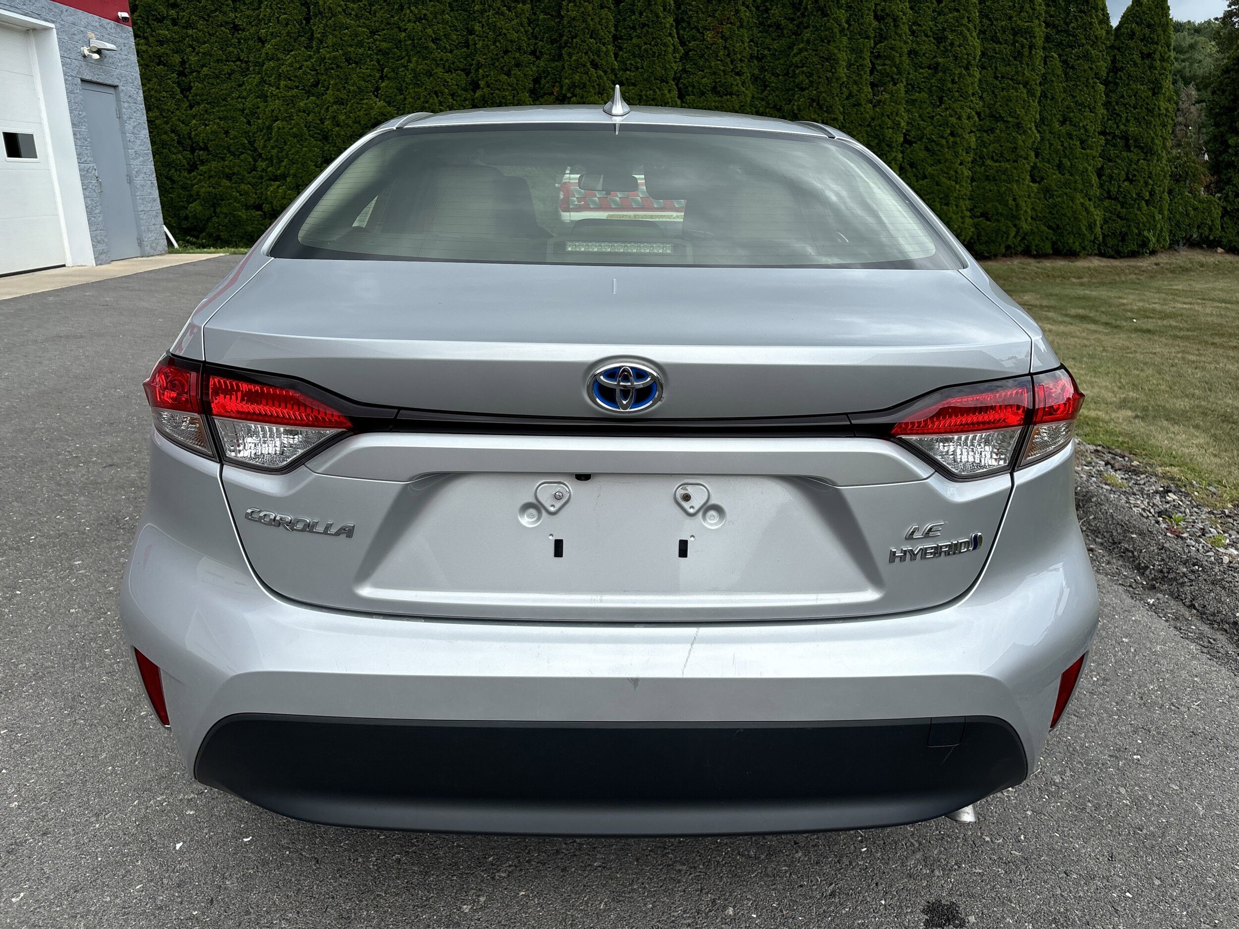 2024 Toyota Corolla Hybrid LE photo 2