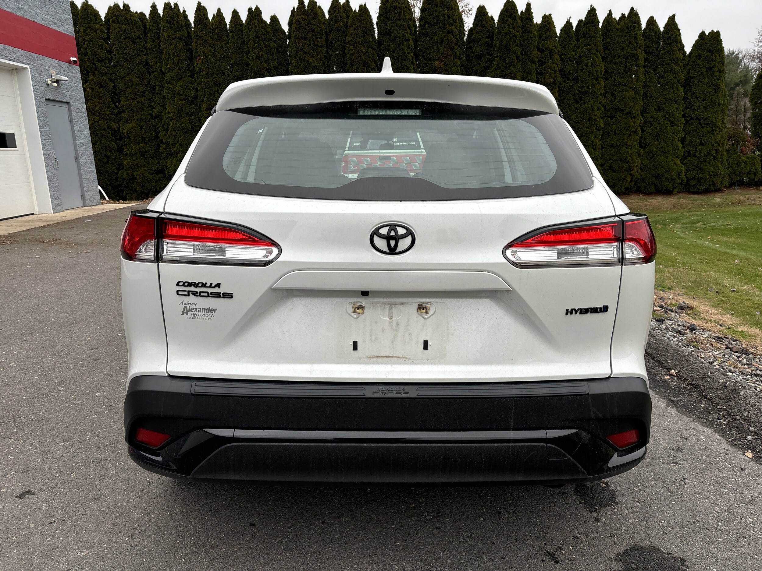 2023 Toyota Corolla Cross Hybrid S photo 2
