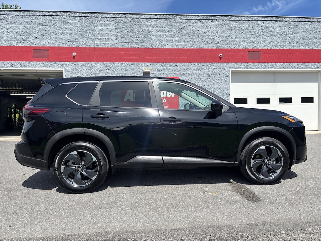 Used 2025 Nissan Rogue SV SUV