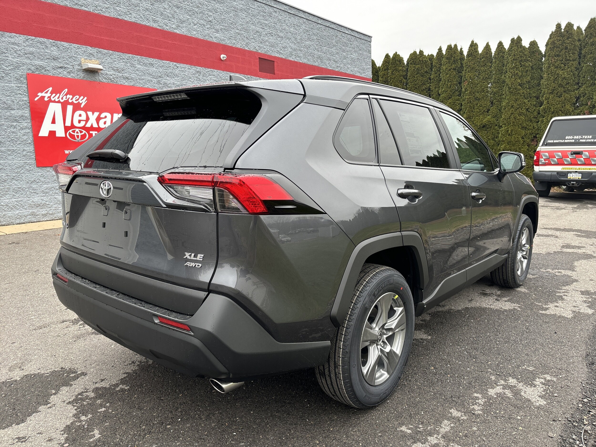 2025 Toyota RAV4 XLE photo 2