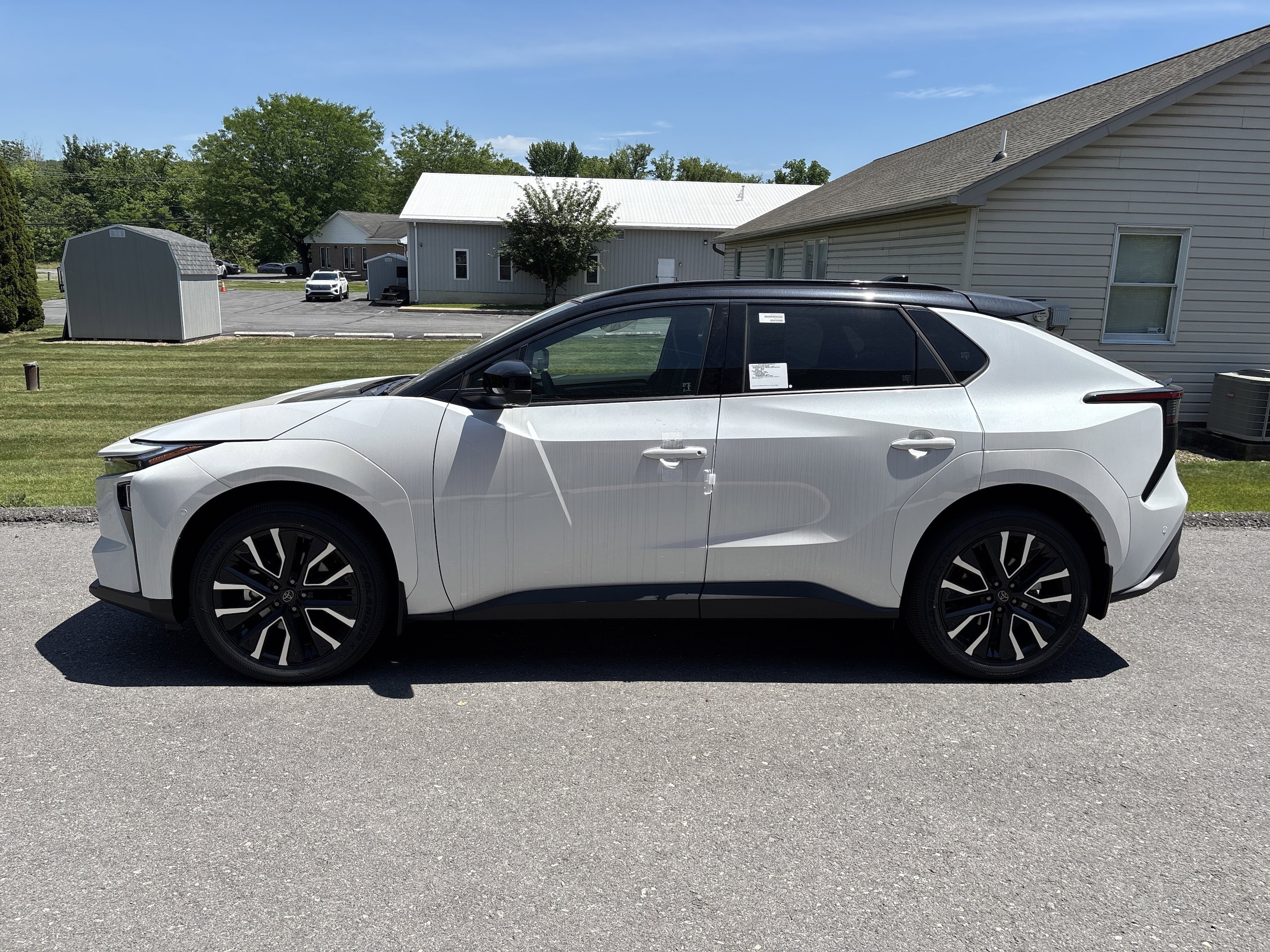 2026 Toyota bZ Limited - Photo 7