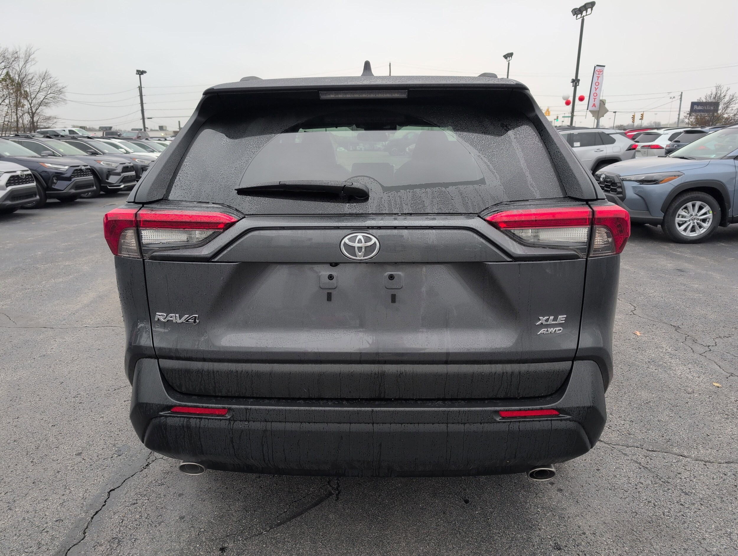 2025 Toyota RAV4 XLE photo 3