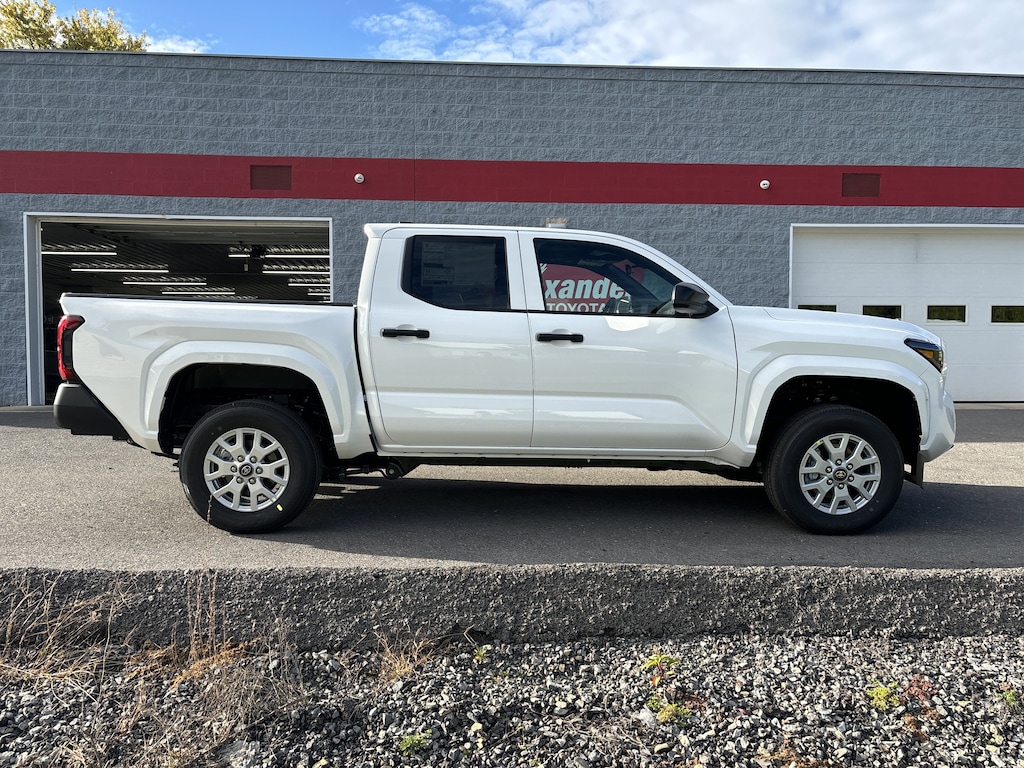 New 2025 Toyota Tacoma SR Truck Double Cab