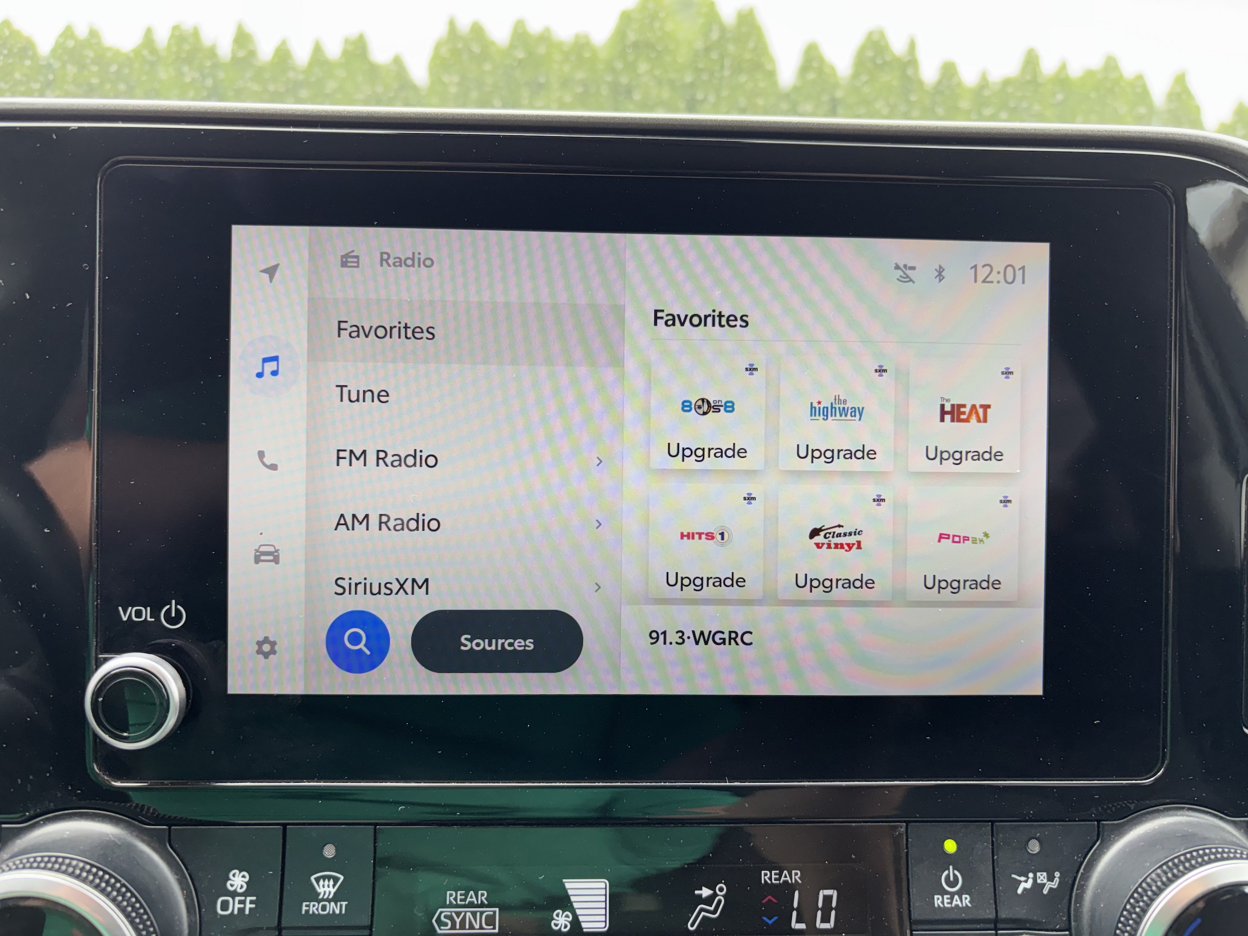 2024 Toyota Highlander LE - Photo 27