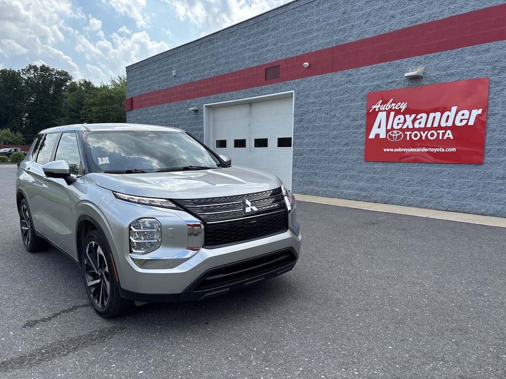 Used 2022 Mitsubishi Outlander ES CUV