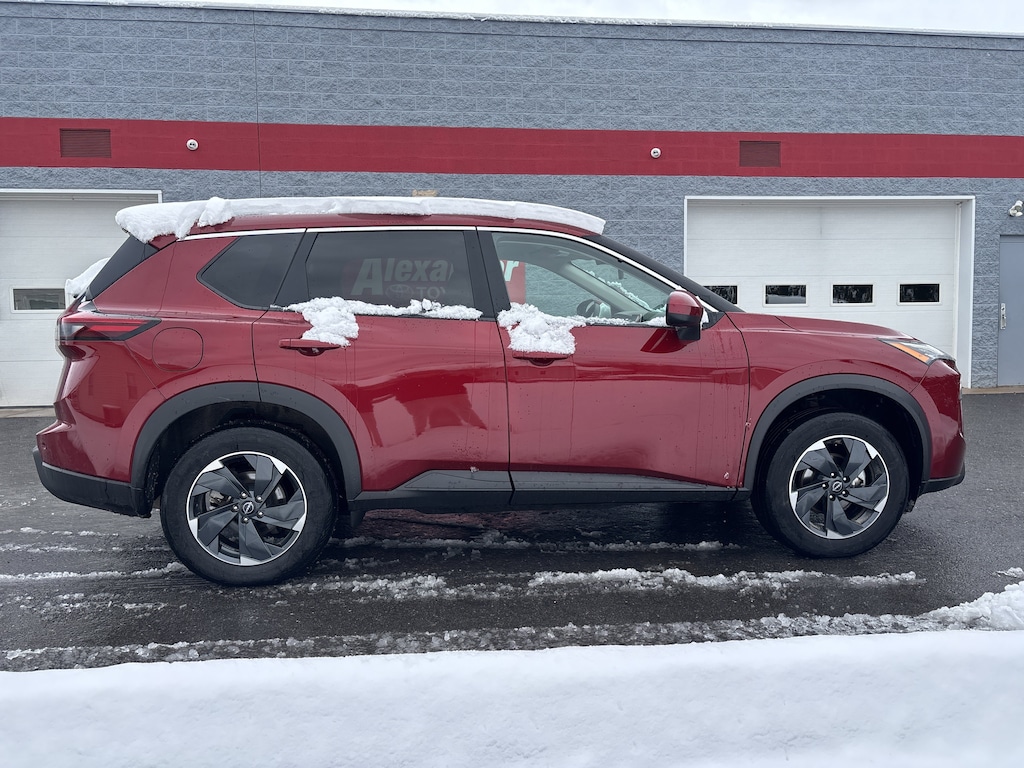 Used 2024 Nissan Rogue SV SUV
