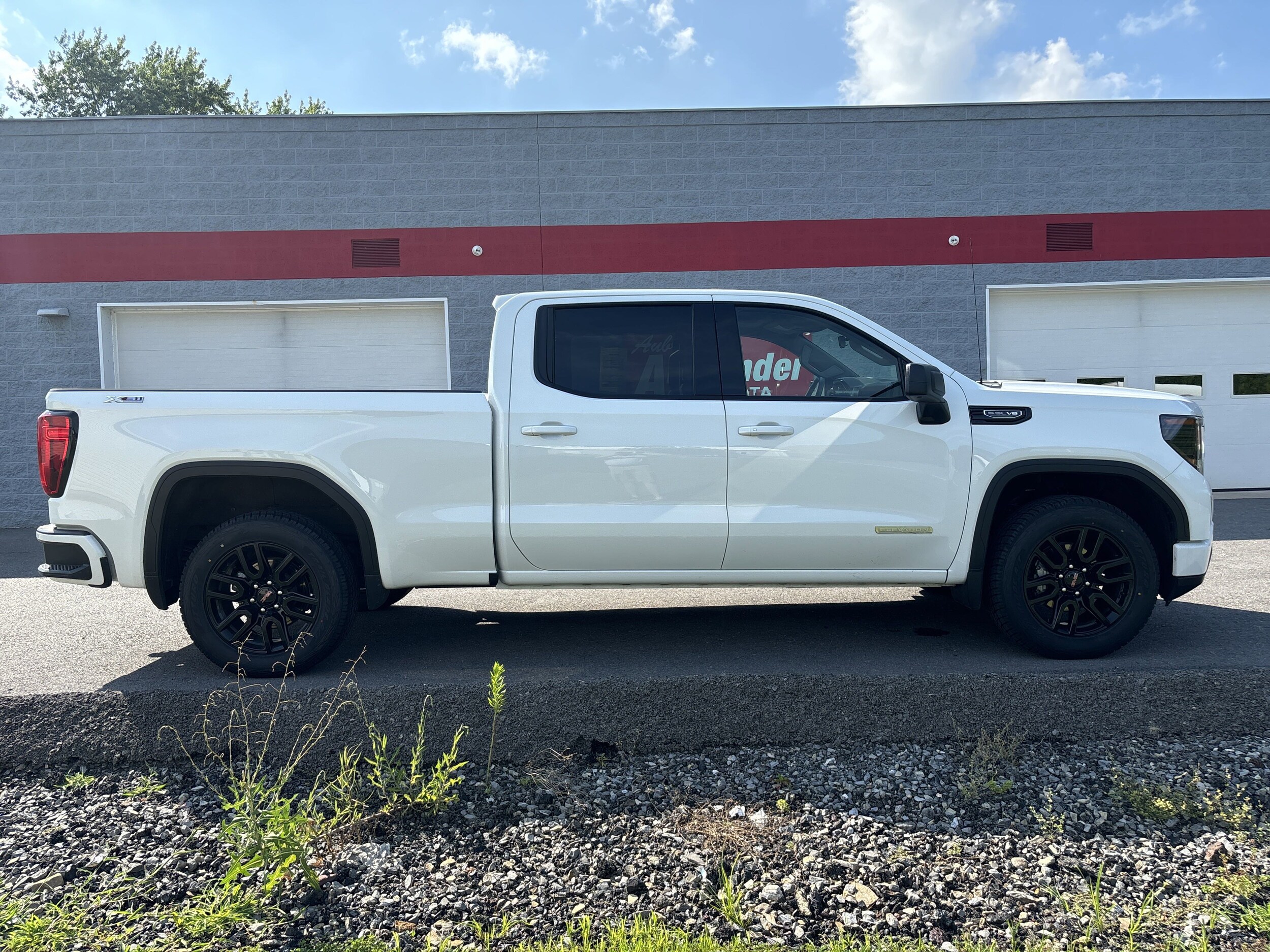 2024 Gmc Sierra 1500 Elevation photo 2