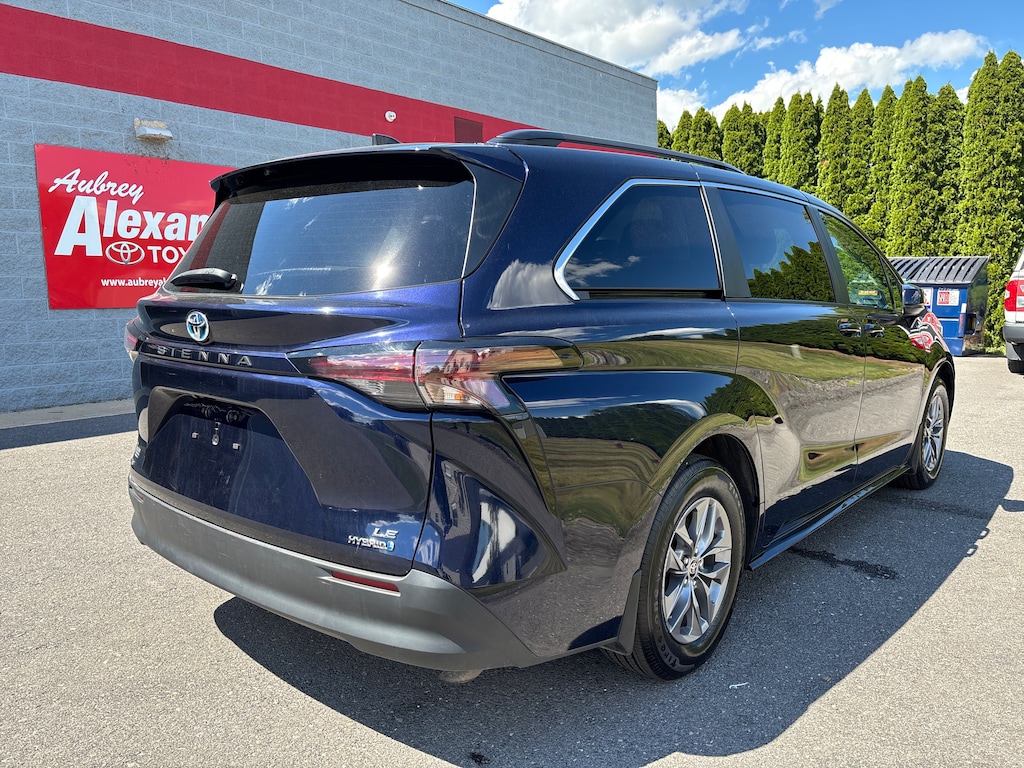 Certified 2024 Toyota Sienna LE 8 Passenger Van Passenger Van