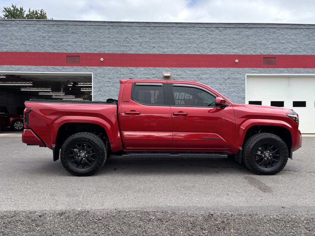 Certified 2025 Toyota Tacoma 4WD SR5 Truck Double Cab