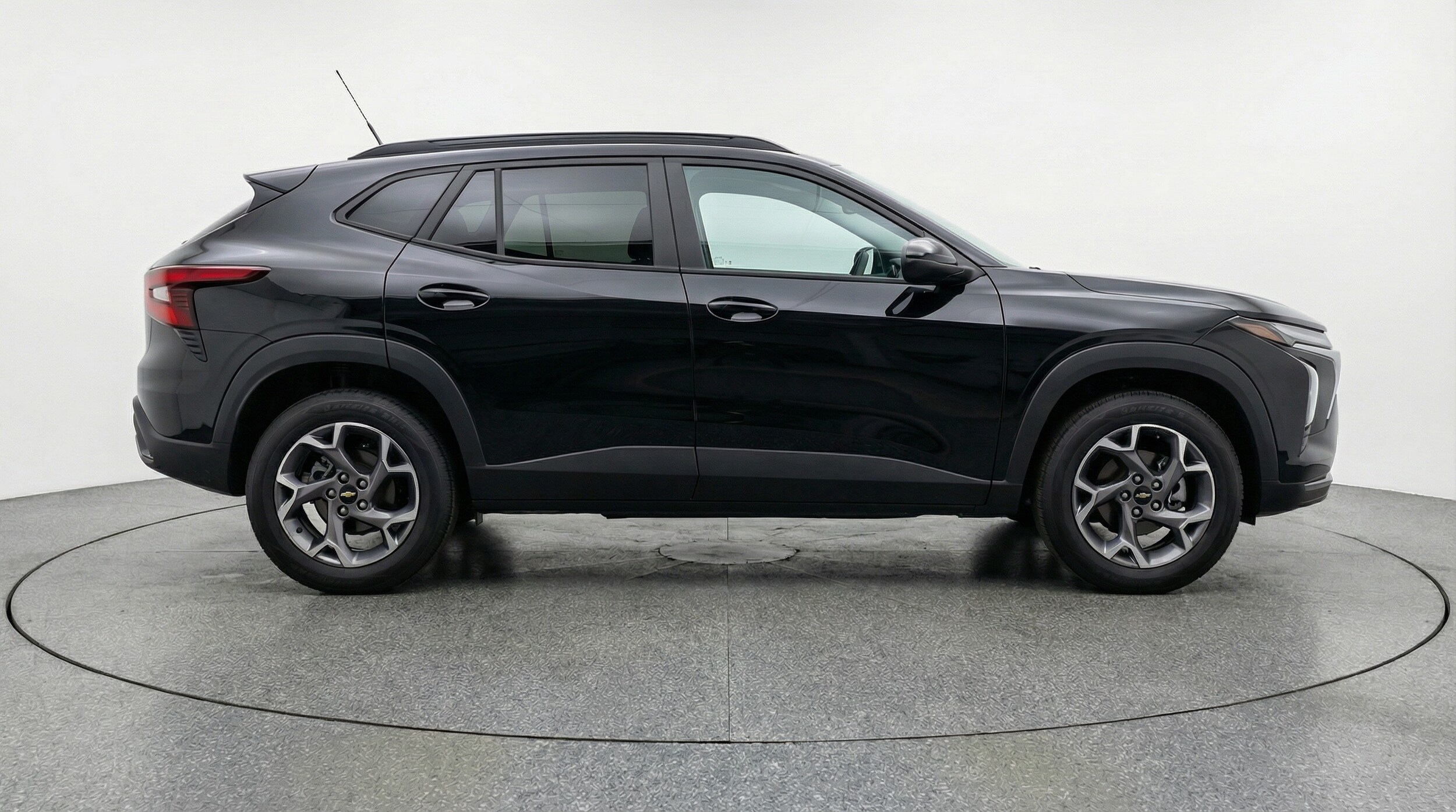 Thumbnail: 2025 Chevrolet Trax - 8