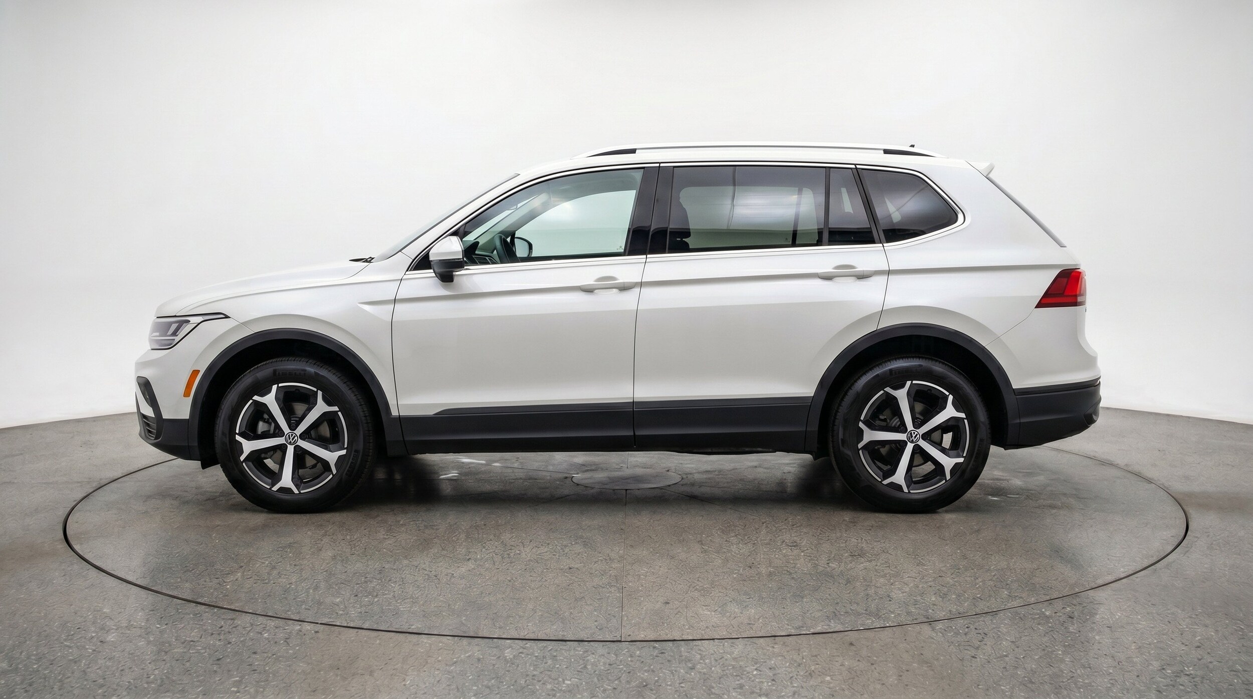 Thumbnail: 2026 Volkswagen Tiguan - 5