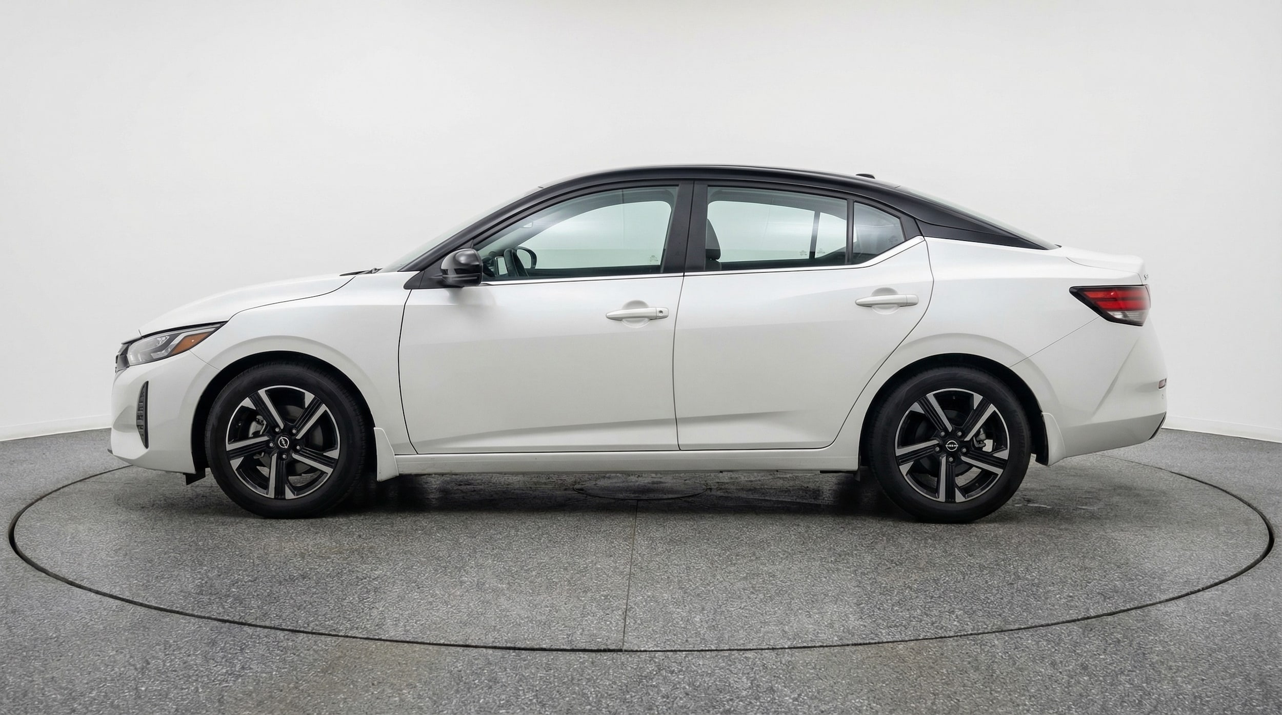 Thumbnail: 2025 Nissan Sentra - 4